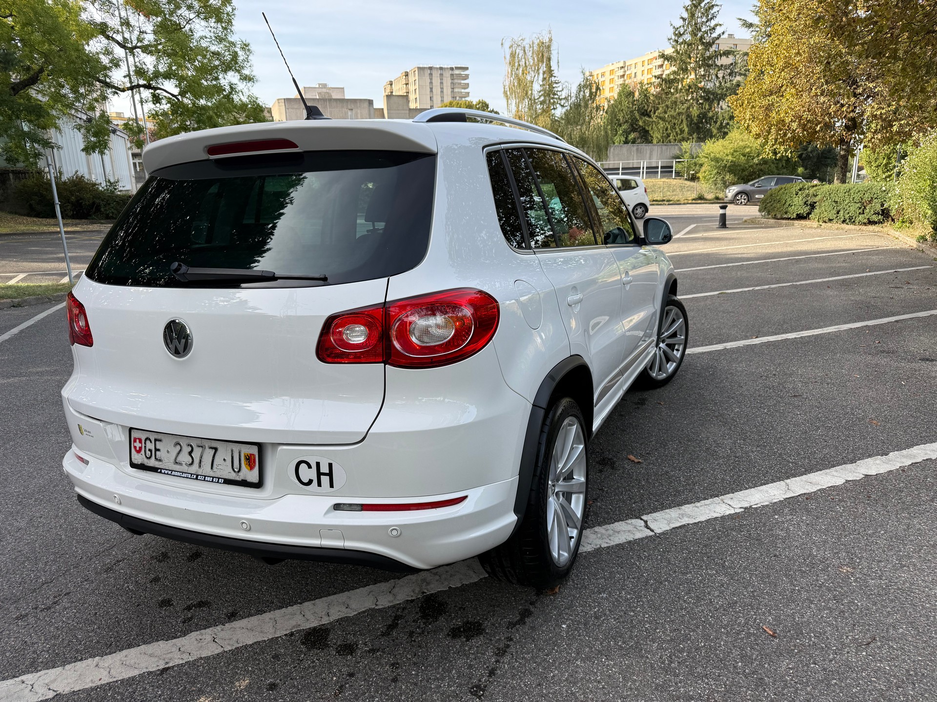 VW Tiguan 2.0 TSI Sport&Style Tiptronic. R-LINE-image-3