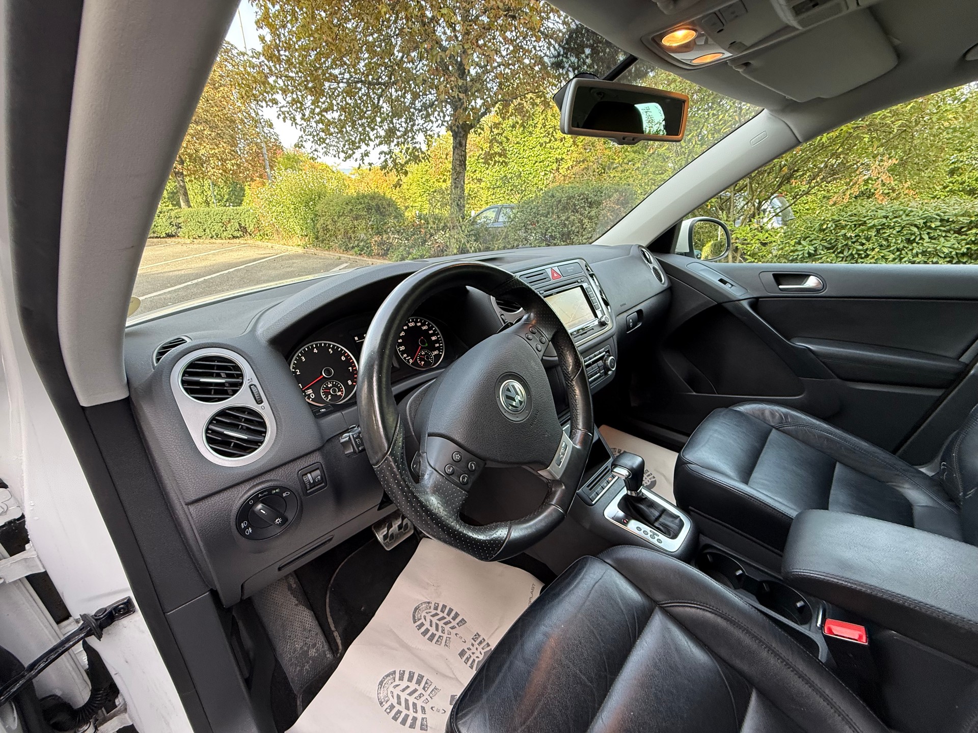 VW Tiguan 2.0 TSI Sport&Style Tiptronic. R-LINE-image-8