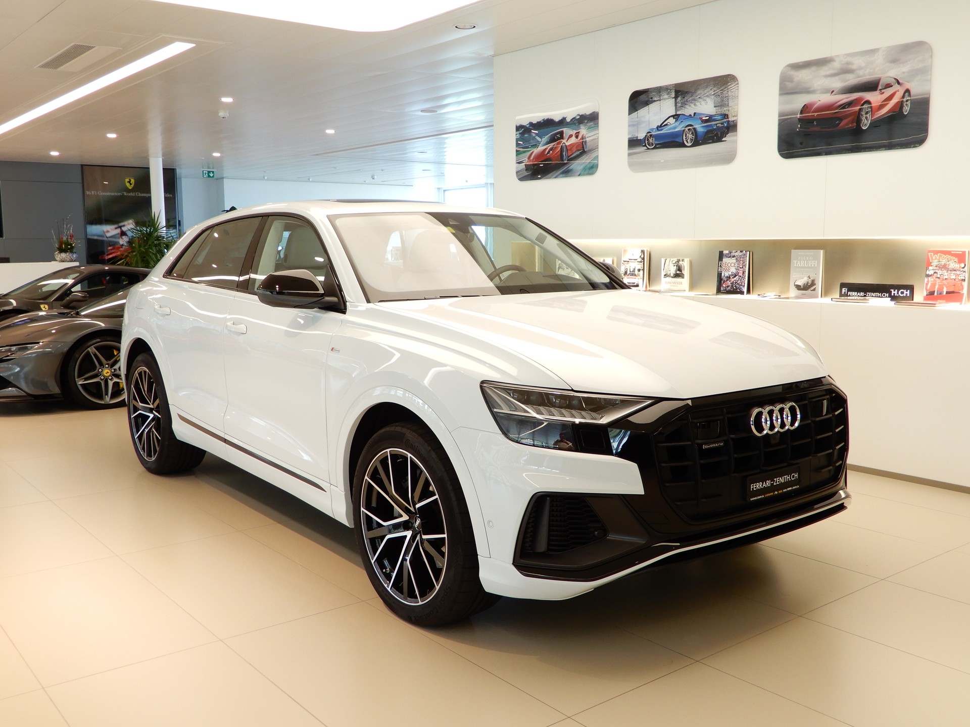 AUDI Q8 55 TFSI quattro tiptronic-image-2