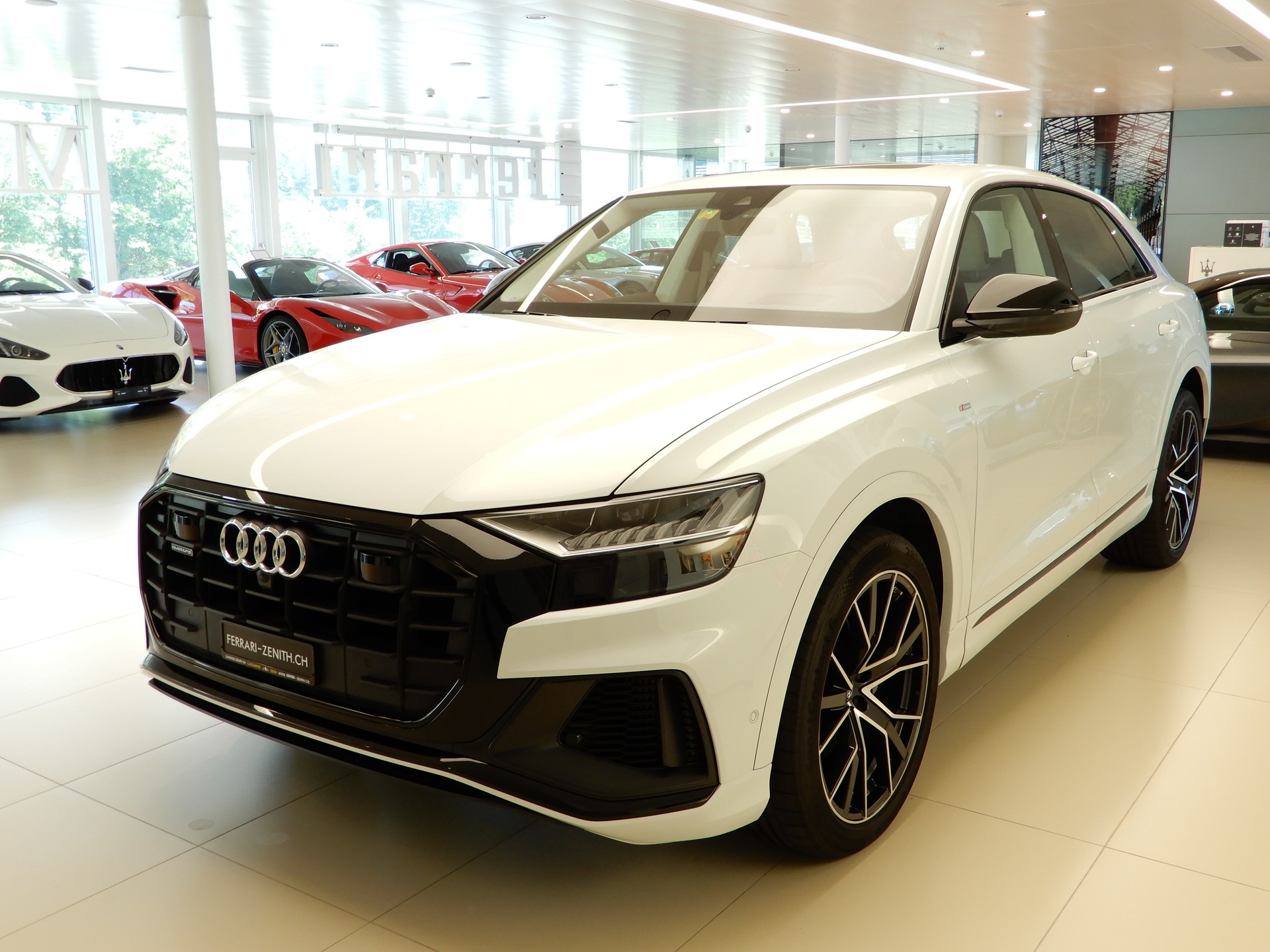 AUDI Q8 55 TFSI quattro tiptronic-image-0