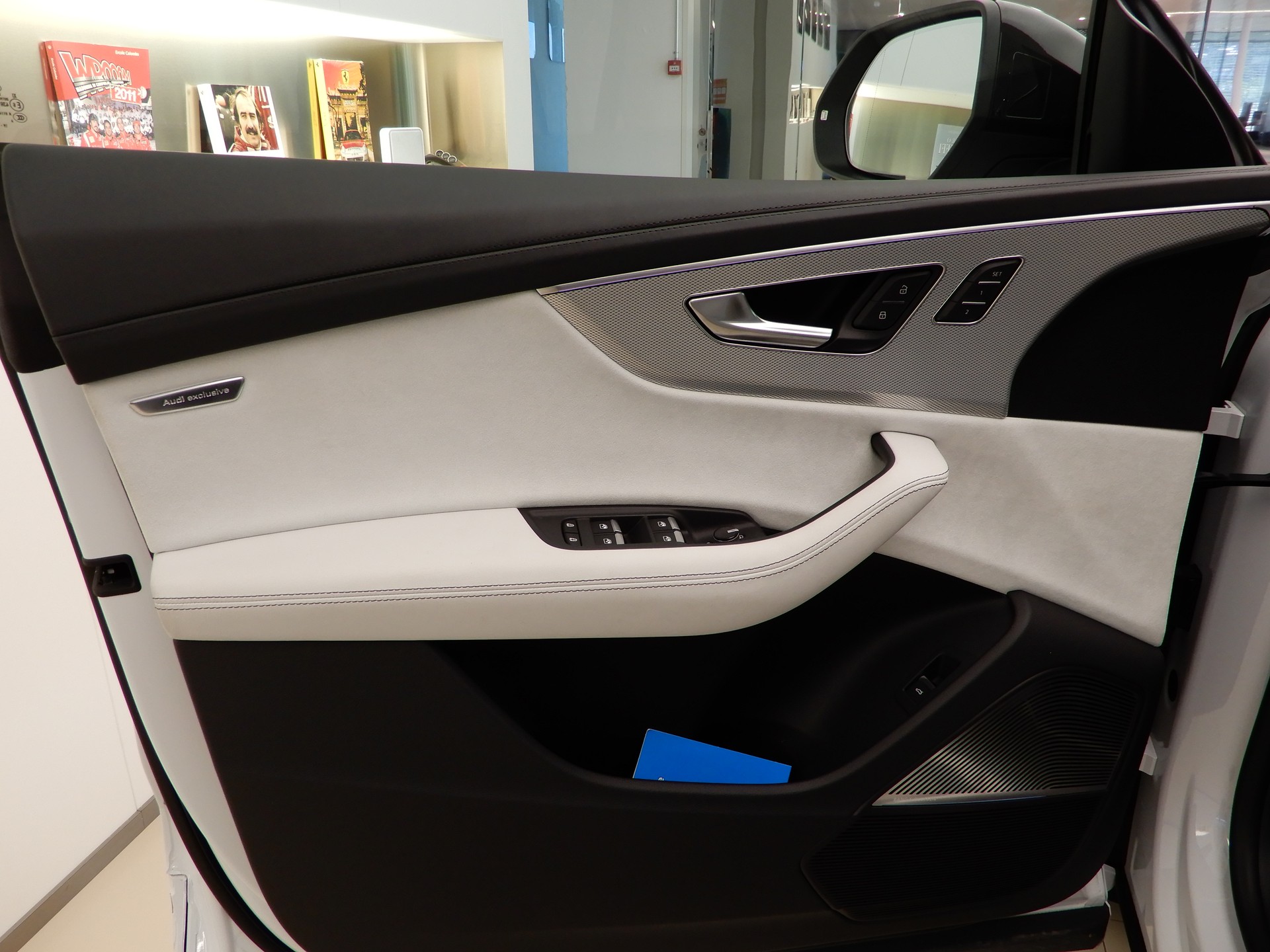 AUDI Q8 55 TFSI quattro tiptronic-image-8