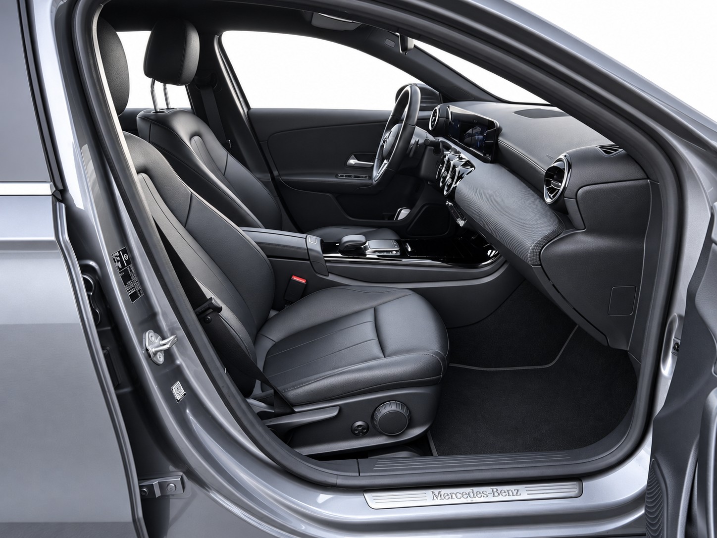 MERCEDES-BENZ A 200 d * CH FAHRZEUG *-image-9