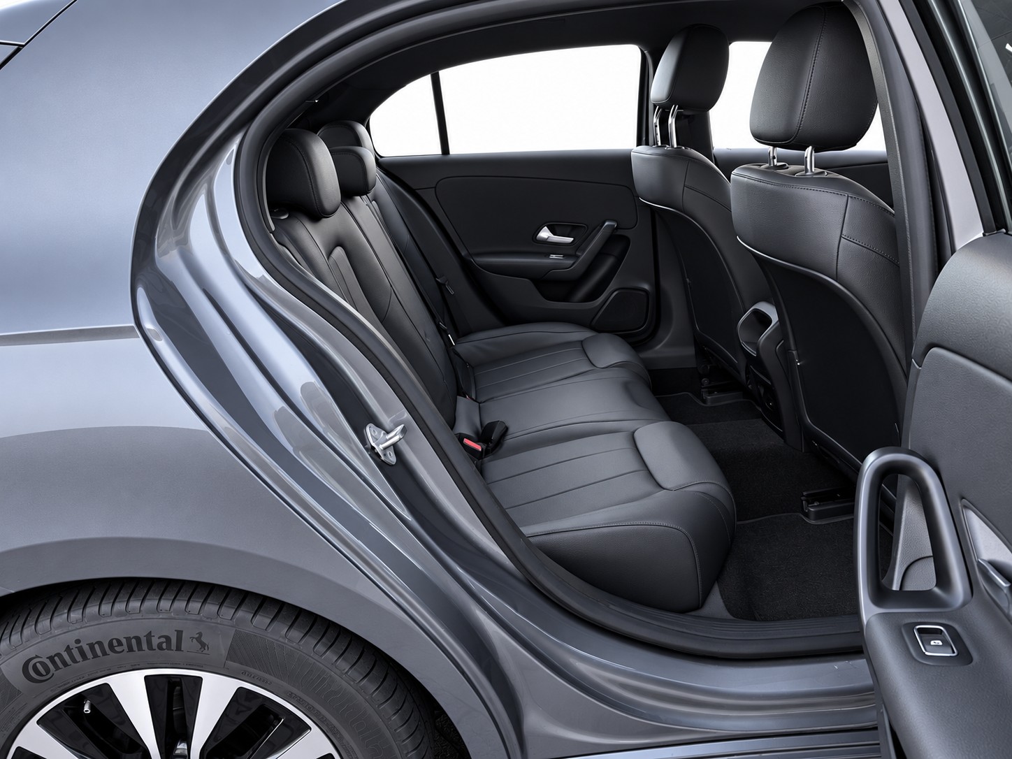 MERCEDES-BENZ A 200 d * CH FAHRZEUG *-image-8
