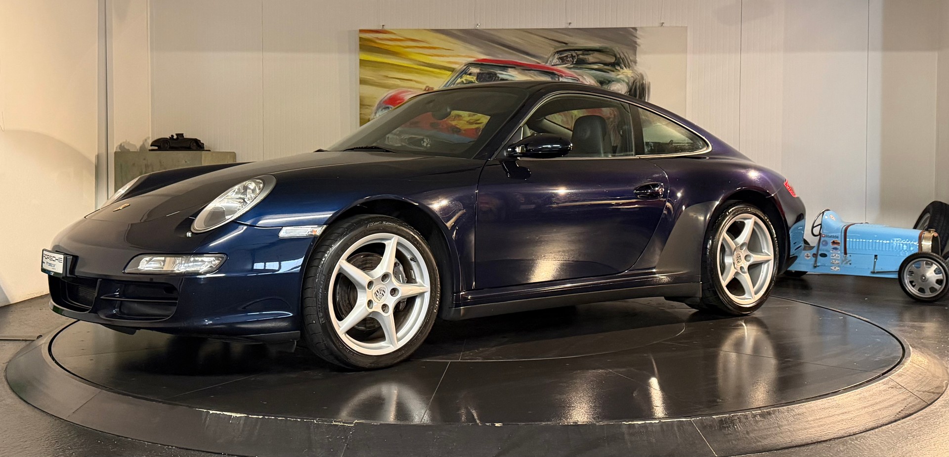 PORSCHE 911 Carrera 4-image-1