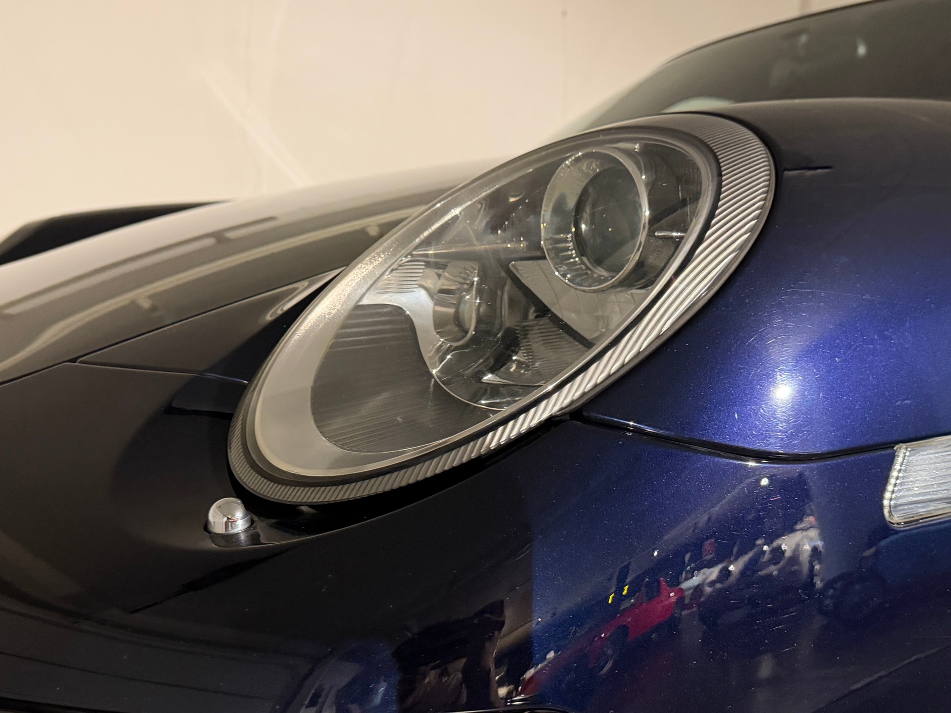 PORSCHE 911 Carrera 4-image-10