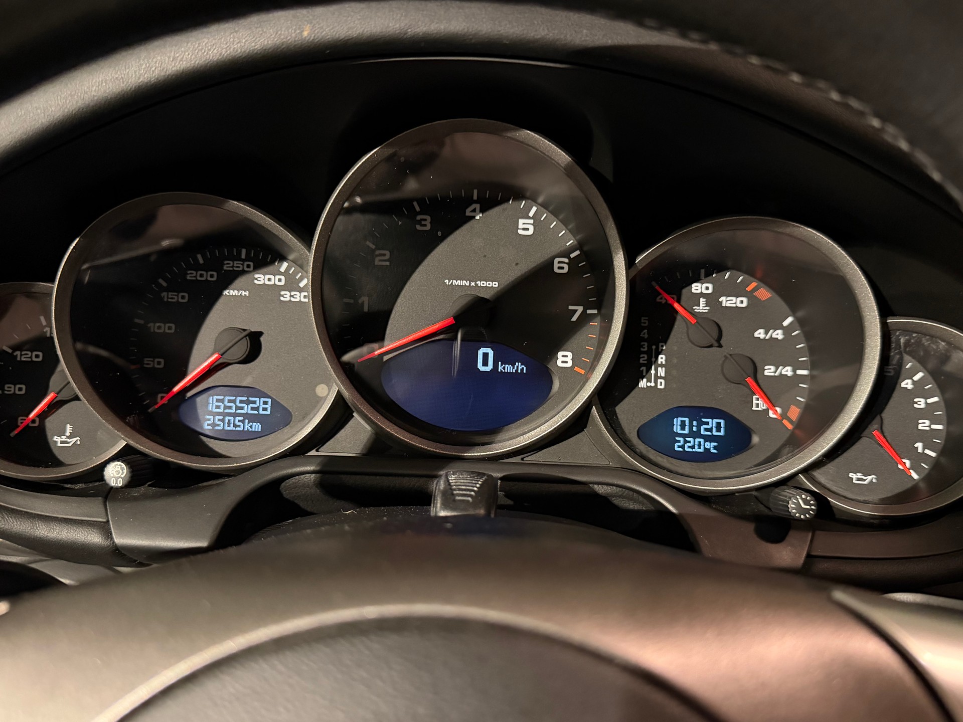 PORSCHE 911 Carrera 4-image-19