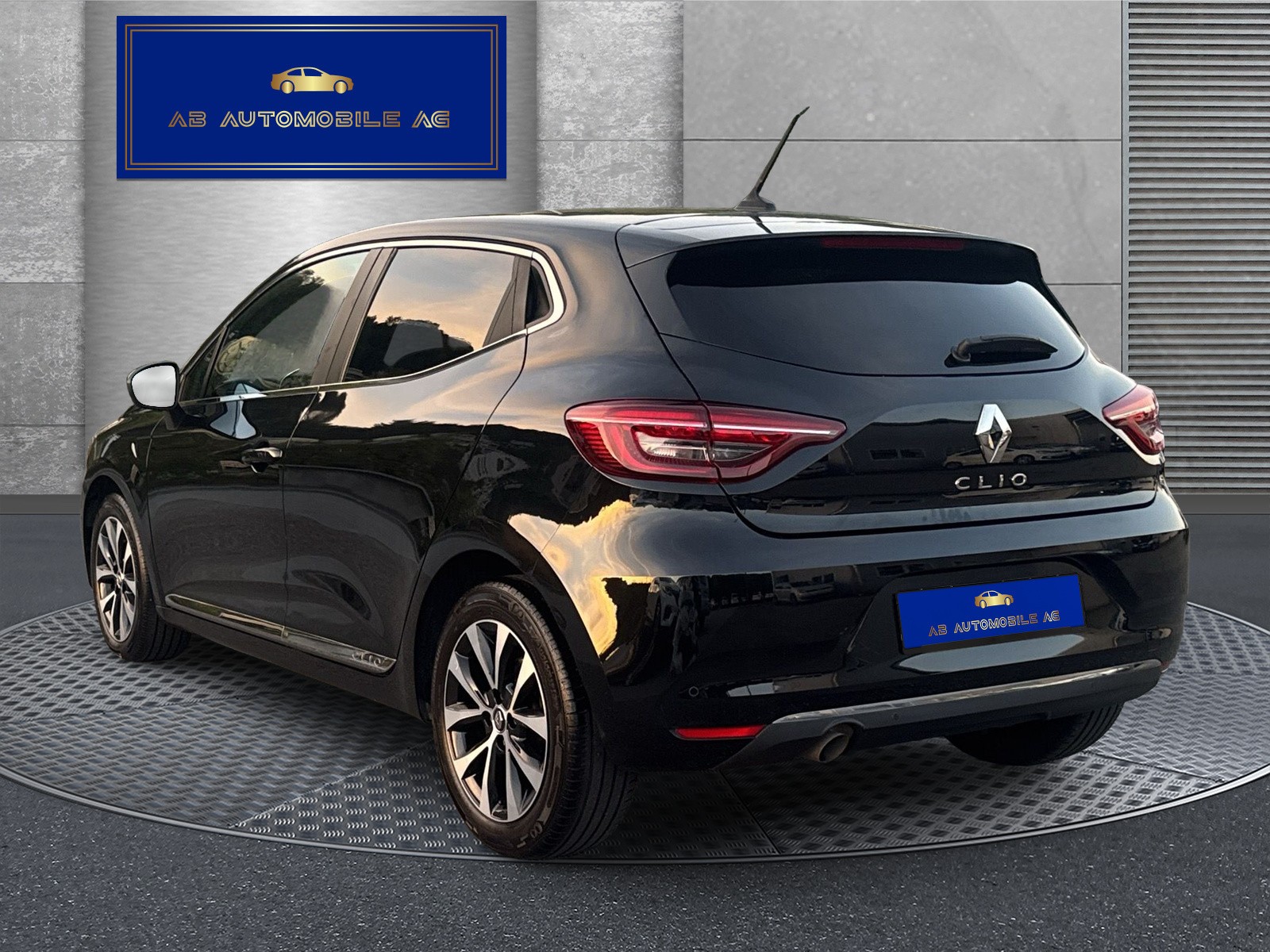 RENAULT Clio 1.3 Initiale EDC-image-4