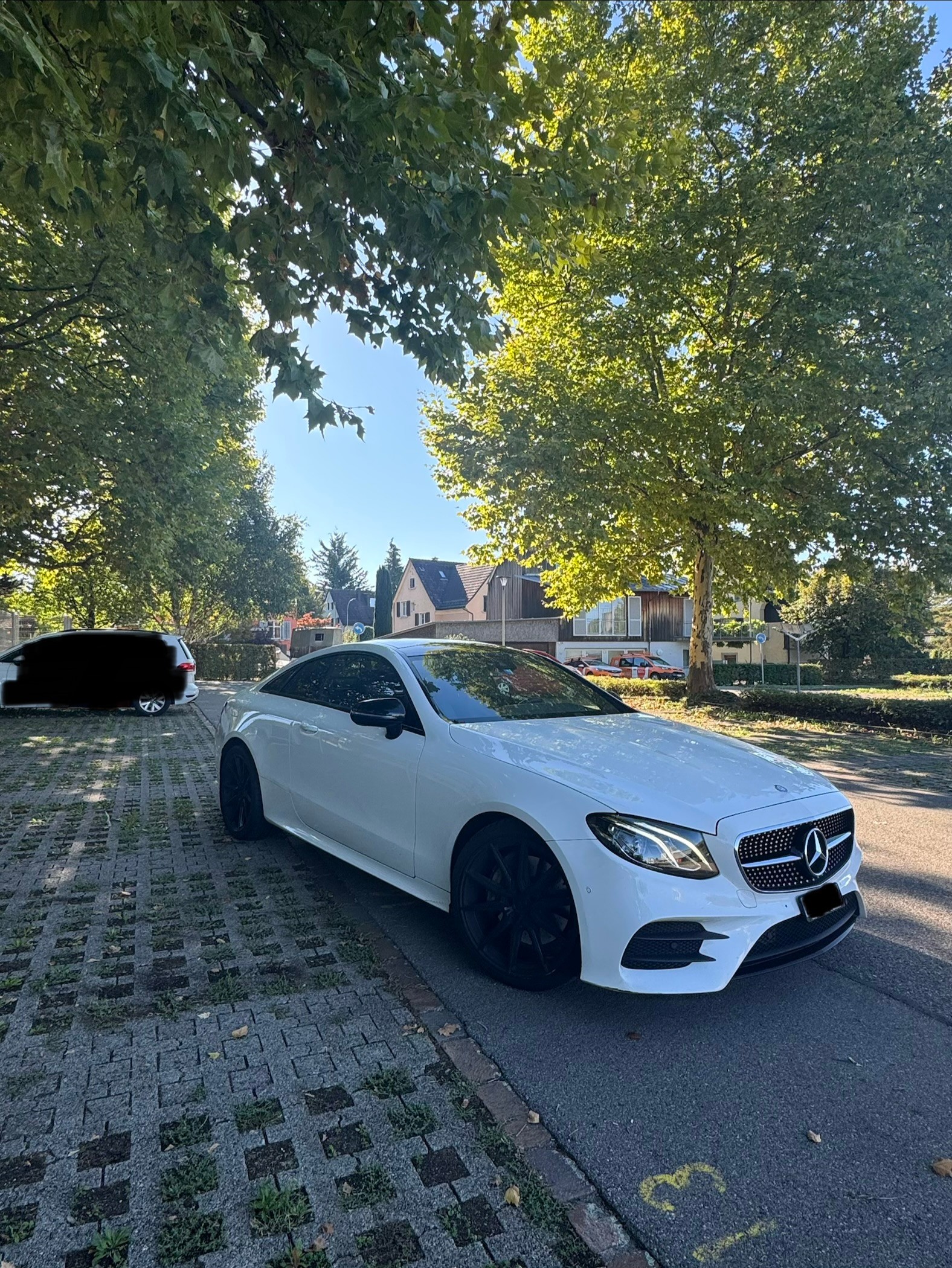 MERCEDES-BENZ E 300 AMG Line-image-0