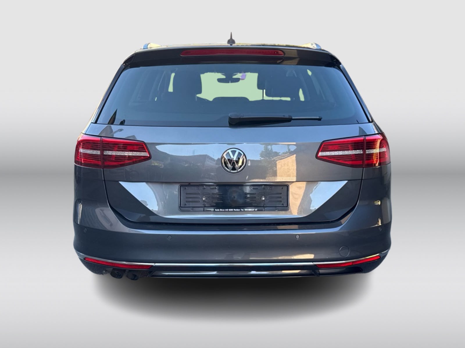 VW Passat Variant 2.0 TDI BMT Highline DSG 4Motion-image-3