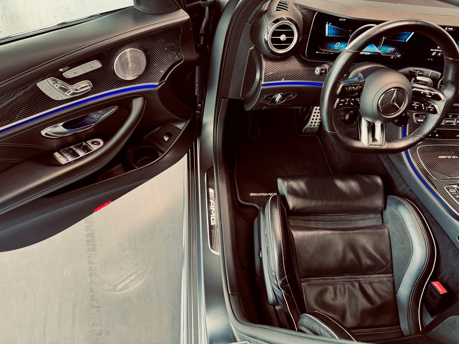 MERCEDES-BENZ AMG E 63 S 4Matic+ Speedshift 9G-TCT-image-9