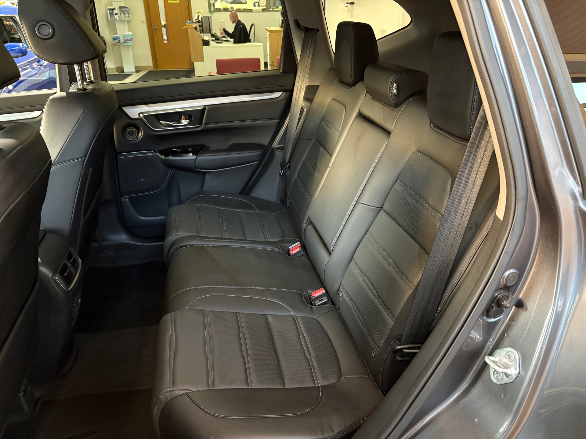 HONDA CR-V 2.0i MMD Hybrid Executive 4WD Automatic-image-7
