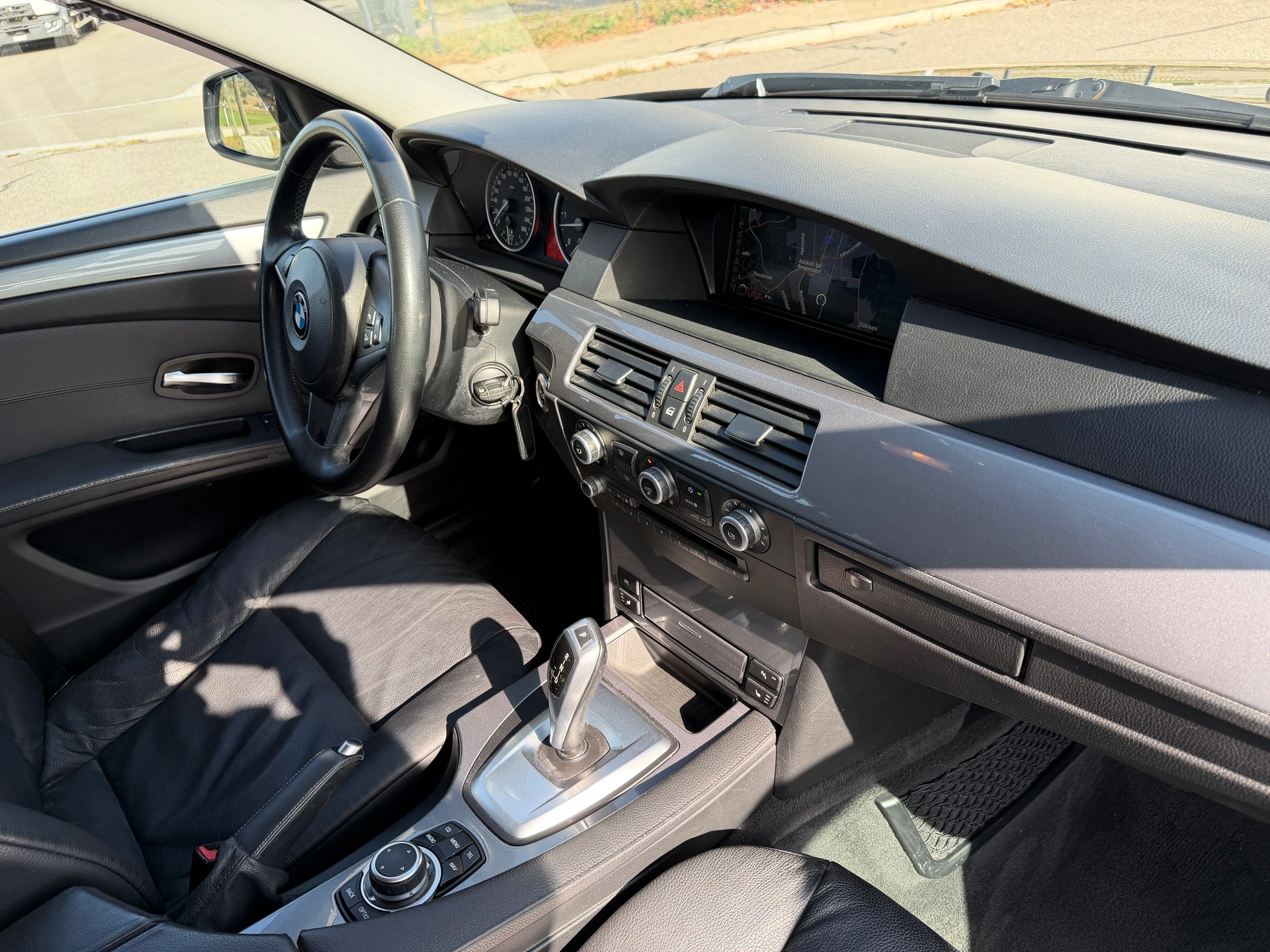 BMW 530xd Touring Steptronic-image-16