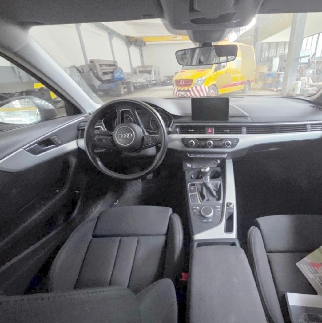 AUDI A4 Avant 2.0 TFSI-image-4