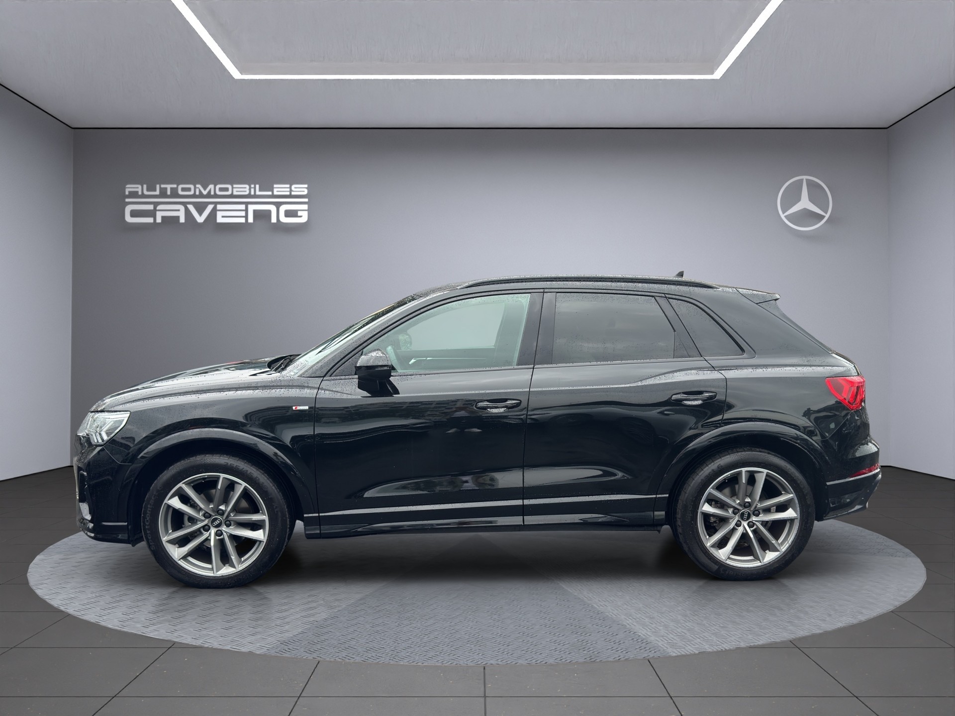 AUDI Q3 35 TFSI S line Attraction S-tronic-image-1