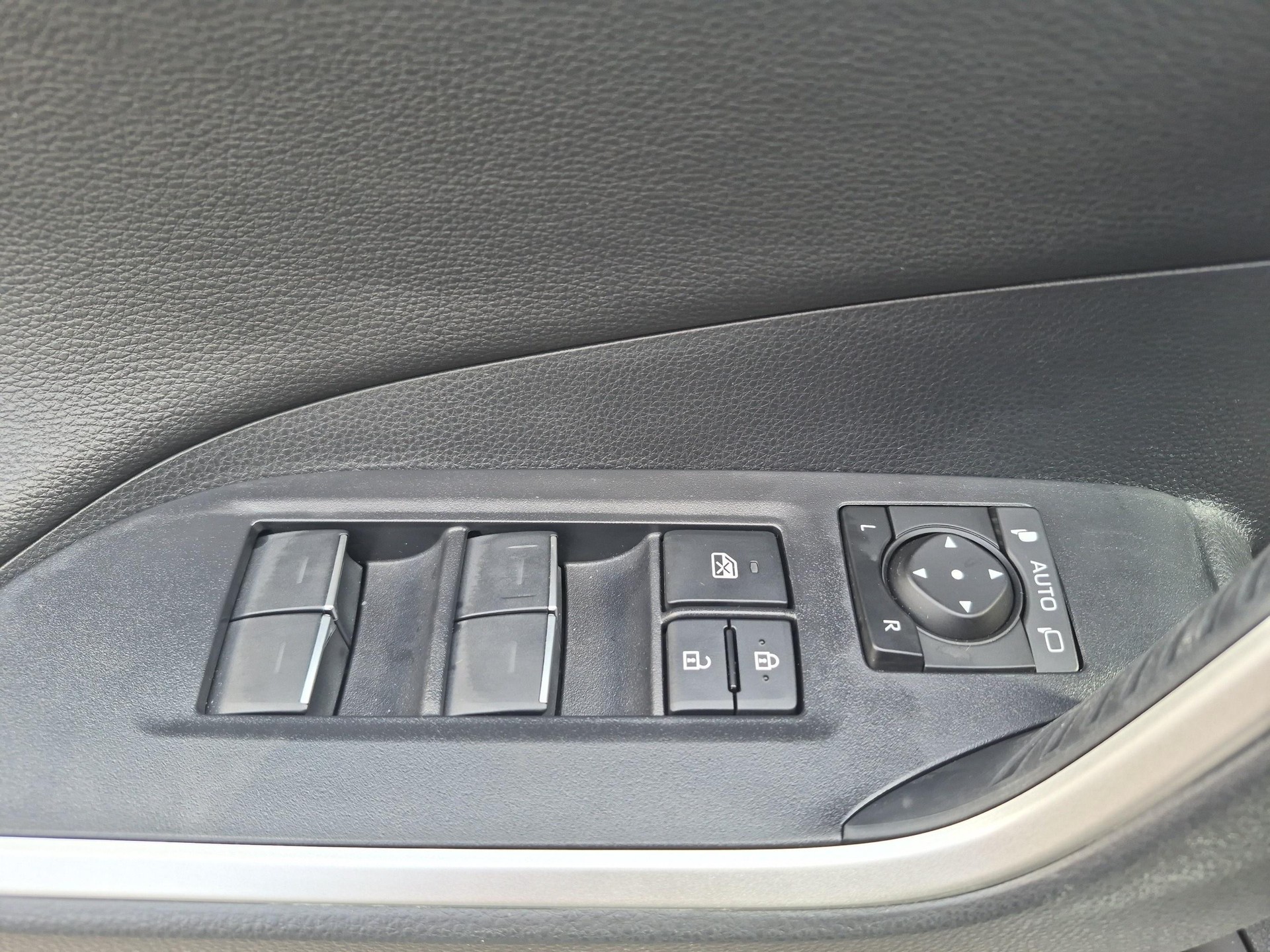 SUZUKI Across 2.5 PHEV Compact Top 4x4-image-18