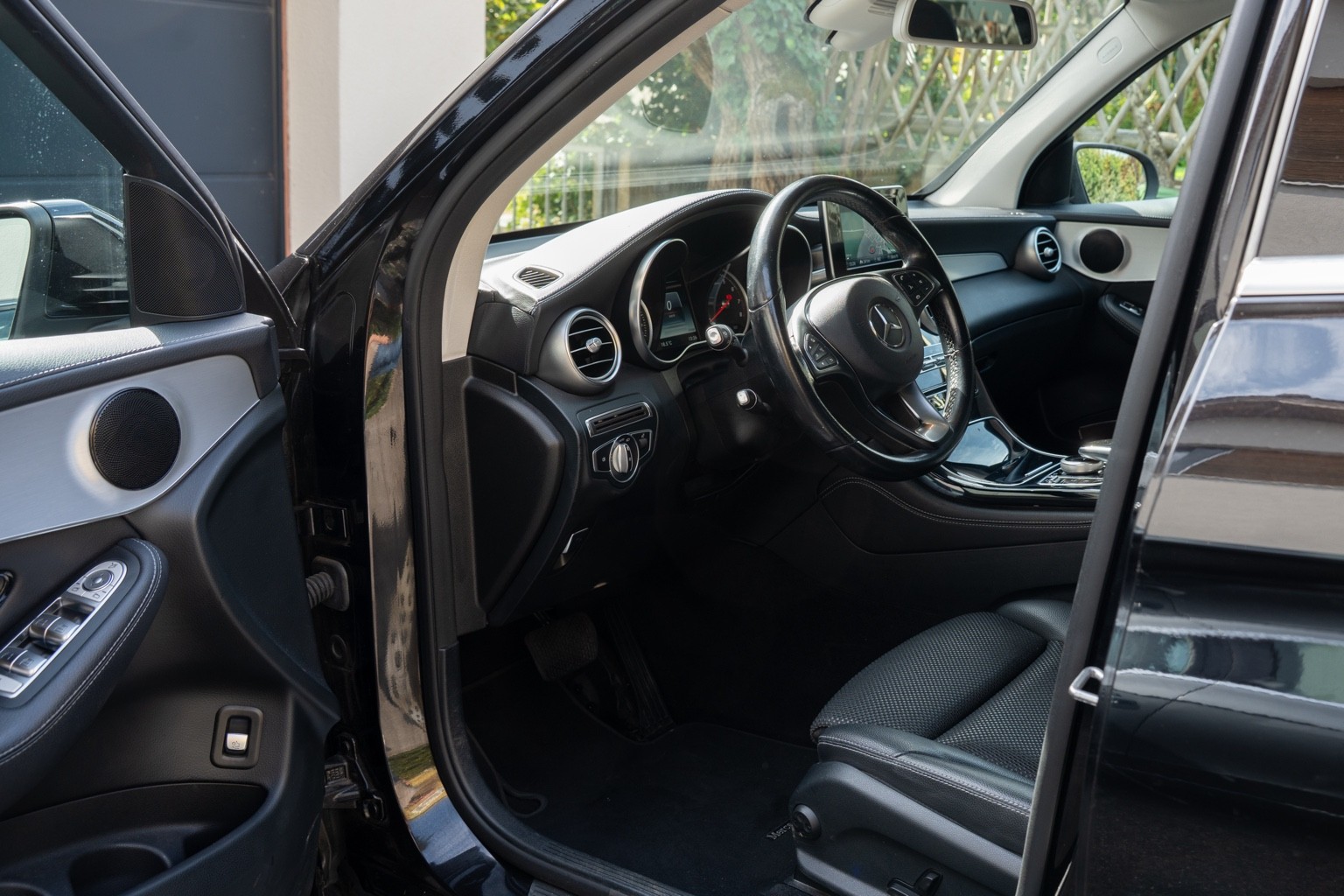 MERCEDES-BENZ GLC 250 4MATIC 9G-TRONIC-image-5