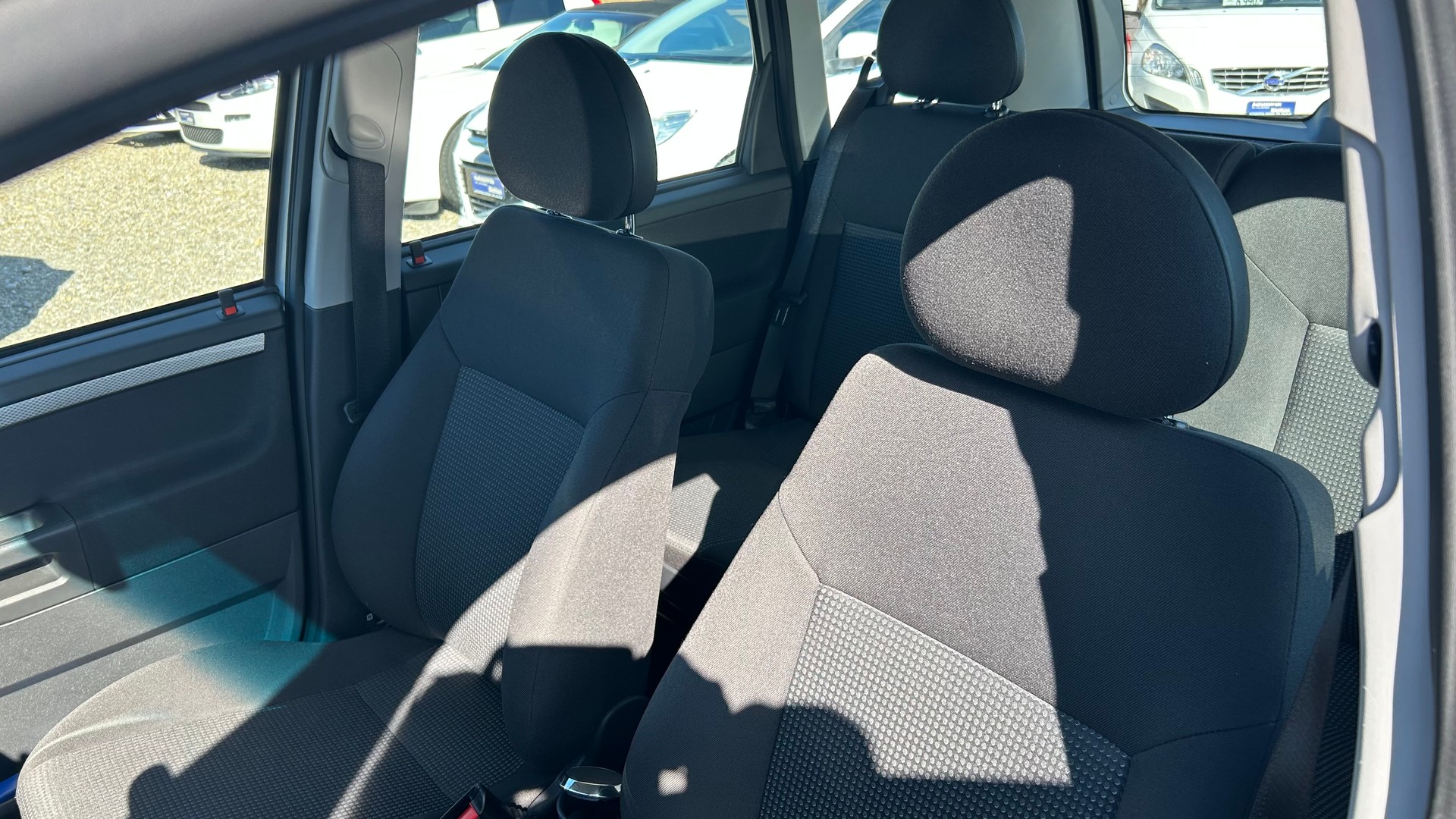 OPEL Meriva 1.6i-16 TP Enjoy-image-27