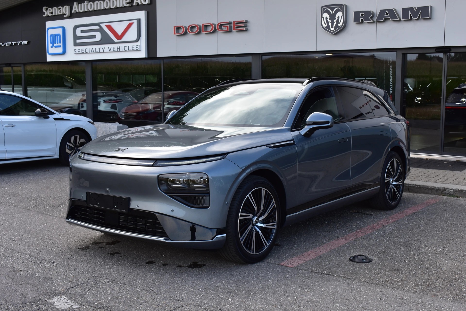 XPENG G9 93kWh Performance AWD mit Anhängerkupplung-image-2