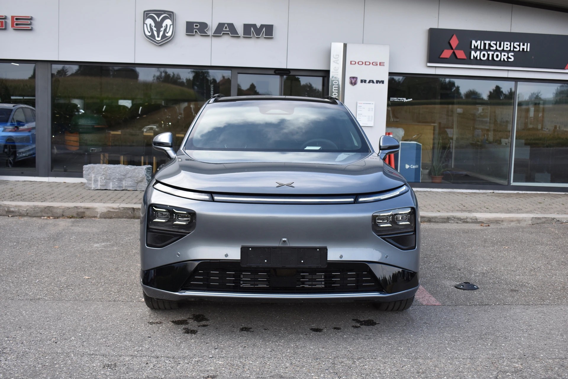 XPENG G9 93kWh Performance AWD mit Anhängerkupplung-image-1