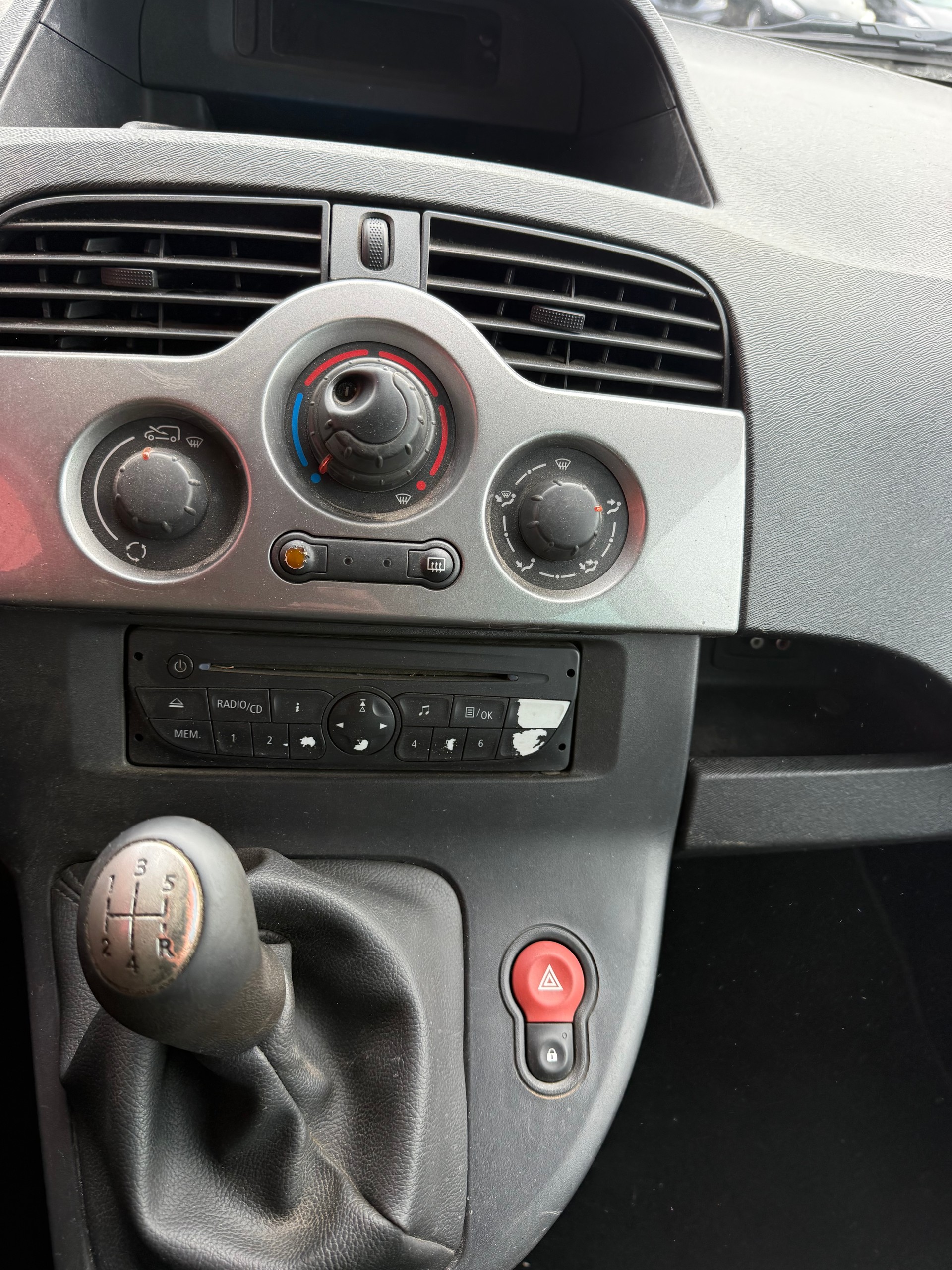 RENAULT Kangoo 1.5 dCi Dynamique-image-6