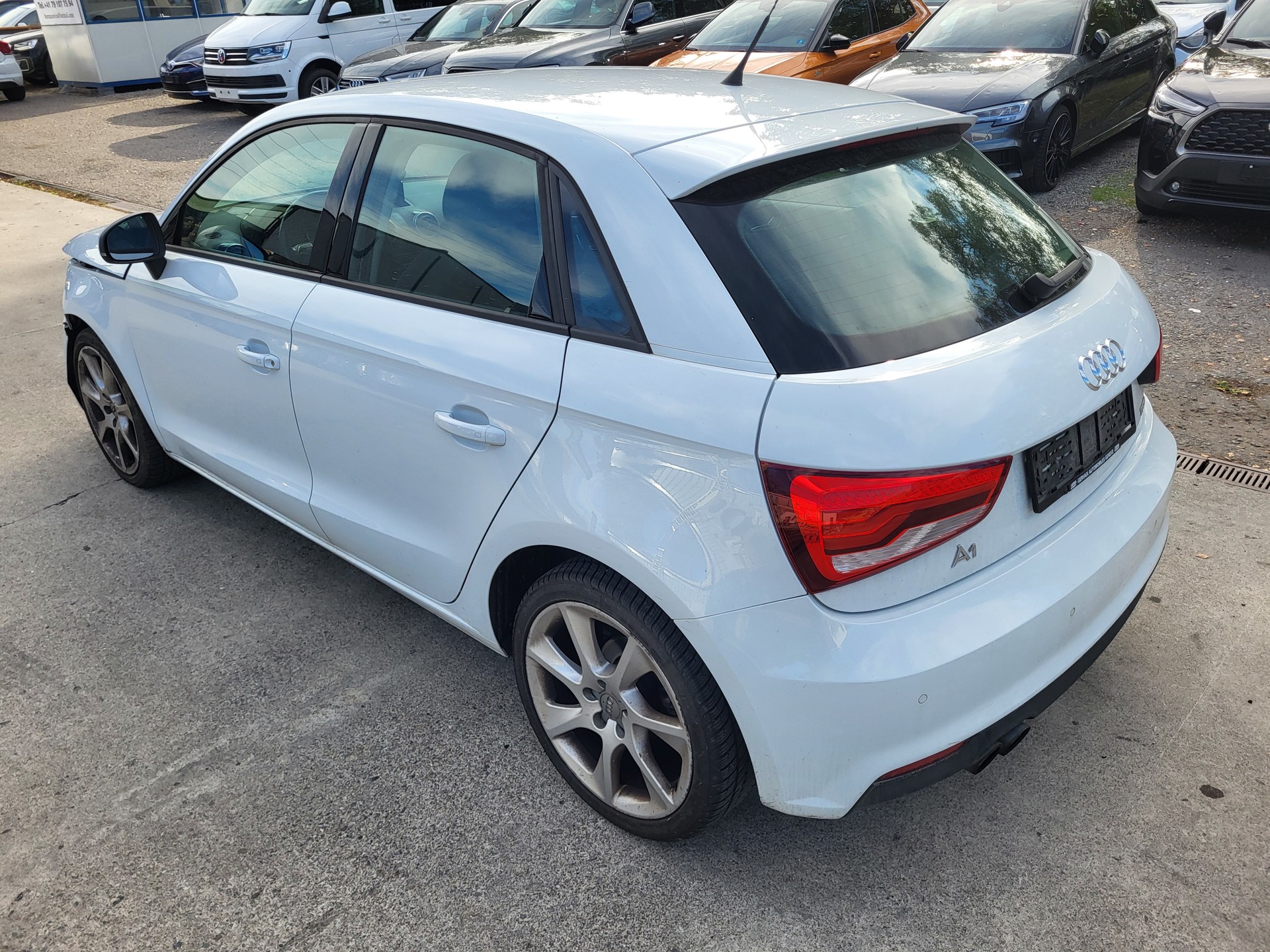 AUDI A1 Sportback 1.4 TFSI Sport S-tronic-image-12