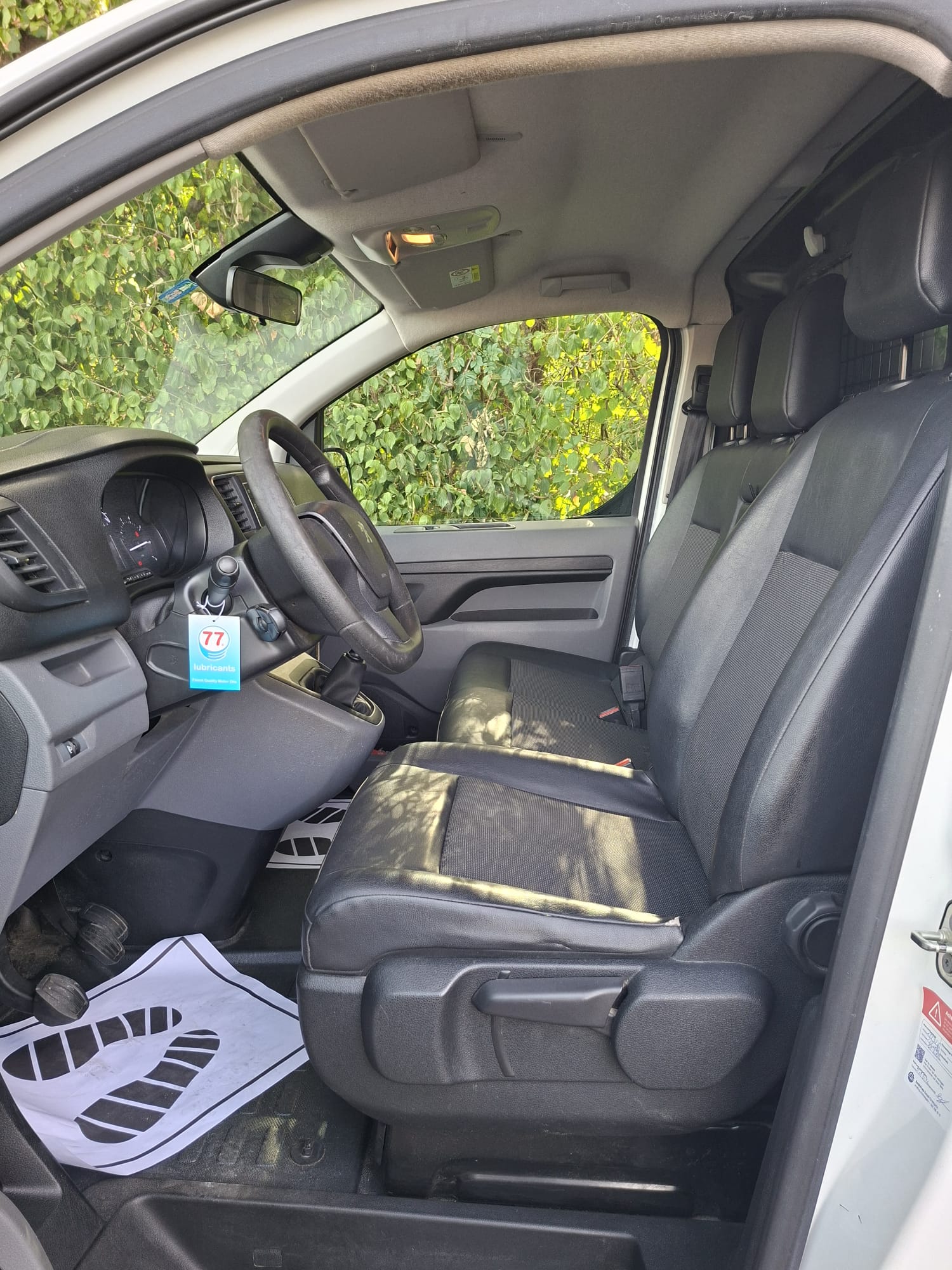 PEUGEOT Expert 2.0 BlueHDi 120 S&S Active Standard-image-12