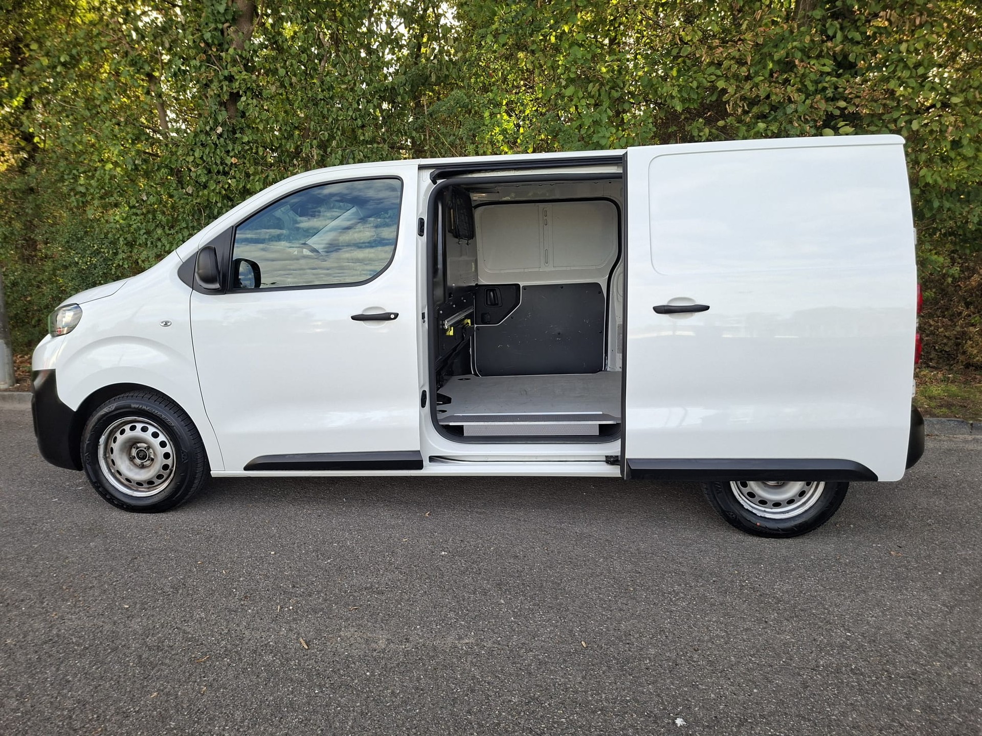 PEUGEOT Expert 2.0 BlueHDi 120 S&S Active Standard-image-3