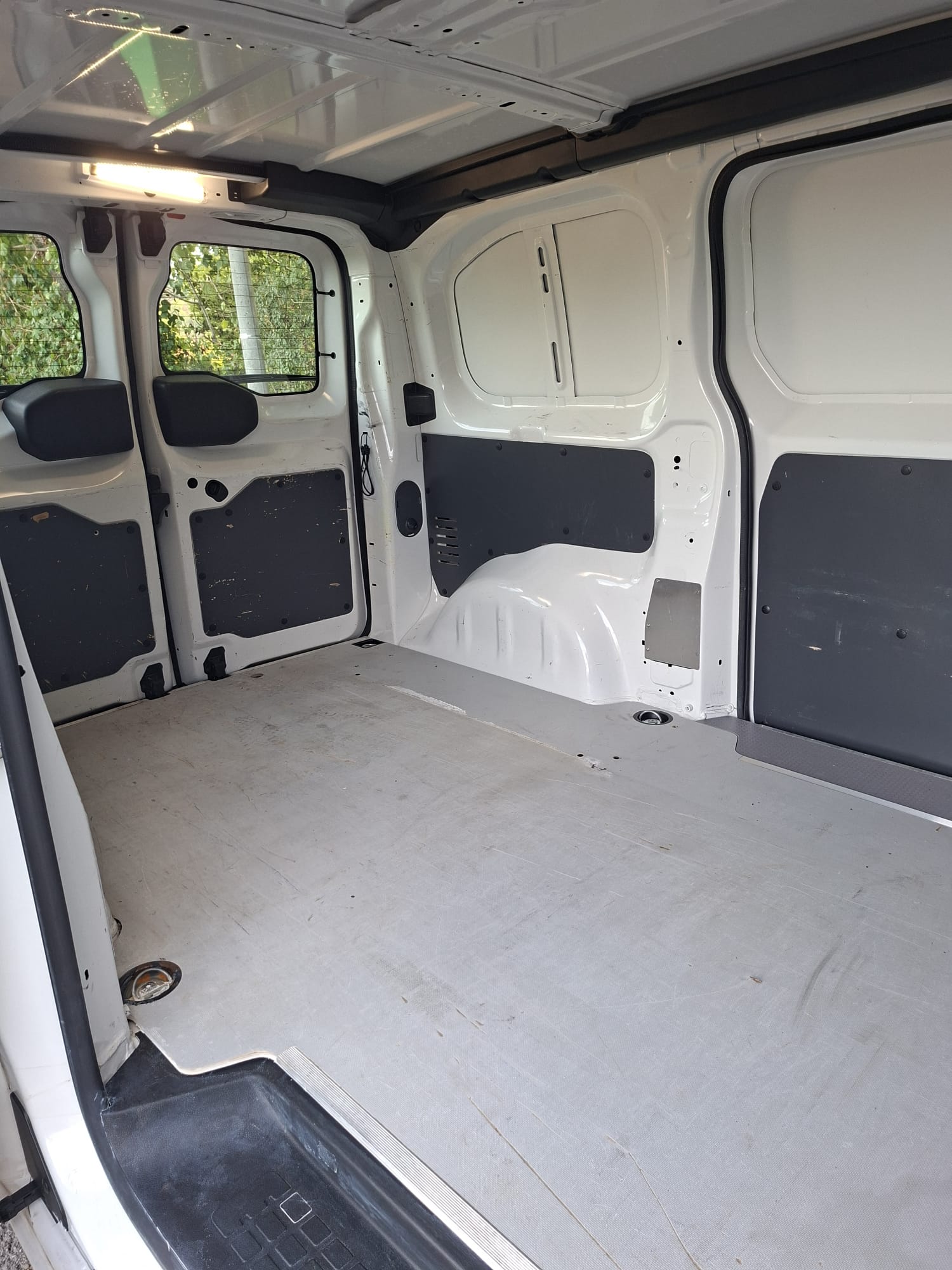PEUGEOT Expert 2.0 BlueHDi 120 S&S Active Standard-image-11