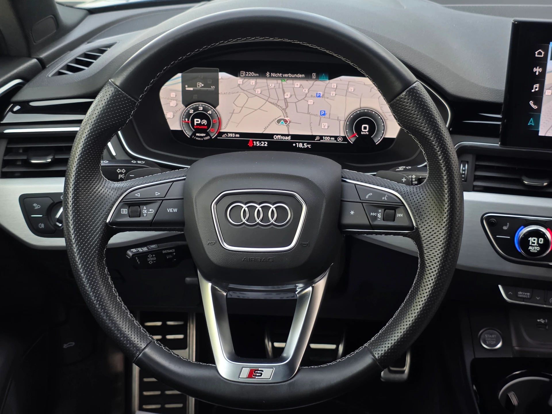 AUDI A4 Avant 35 TDI S line S-tronic * CH-Fahrzeug * Frisch ab MFK *-image-15