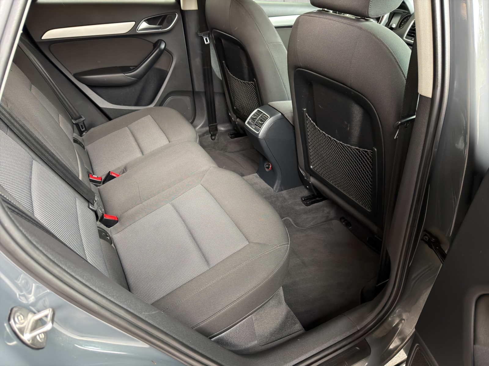 AUDI Q3 2.0 TDI quattro S-tronic-image-12