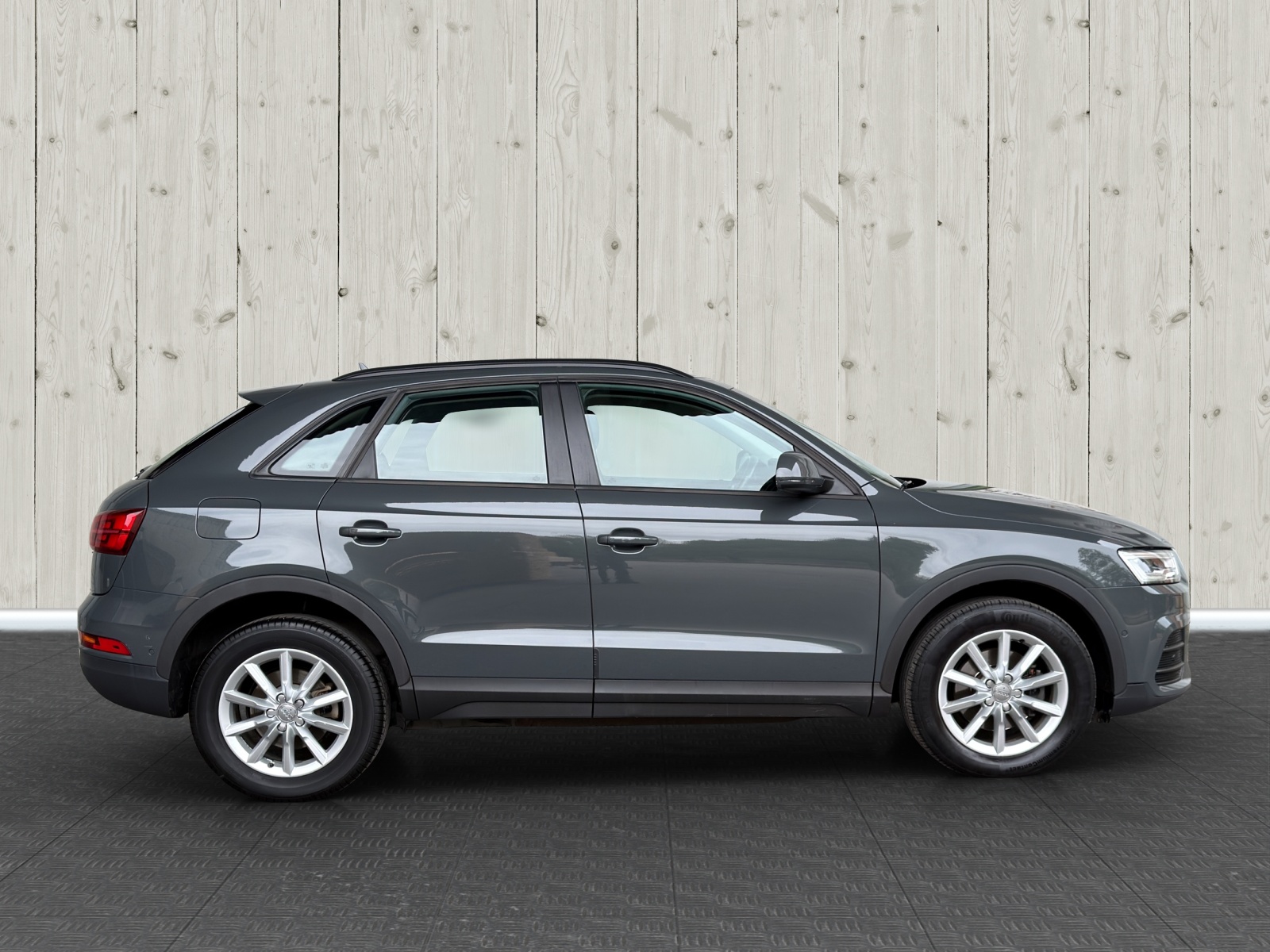 AUDI Q3 2.0 TDI quattro S-tronic-image-7