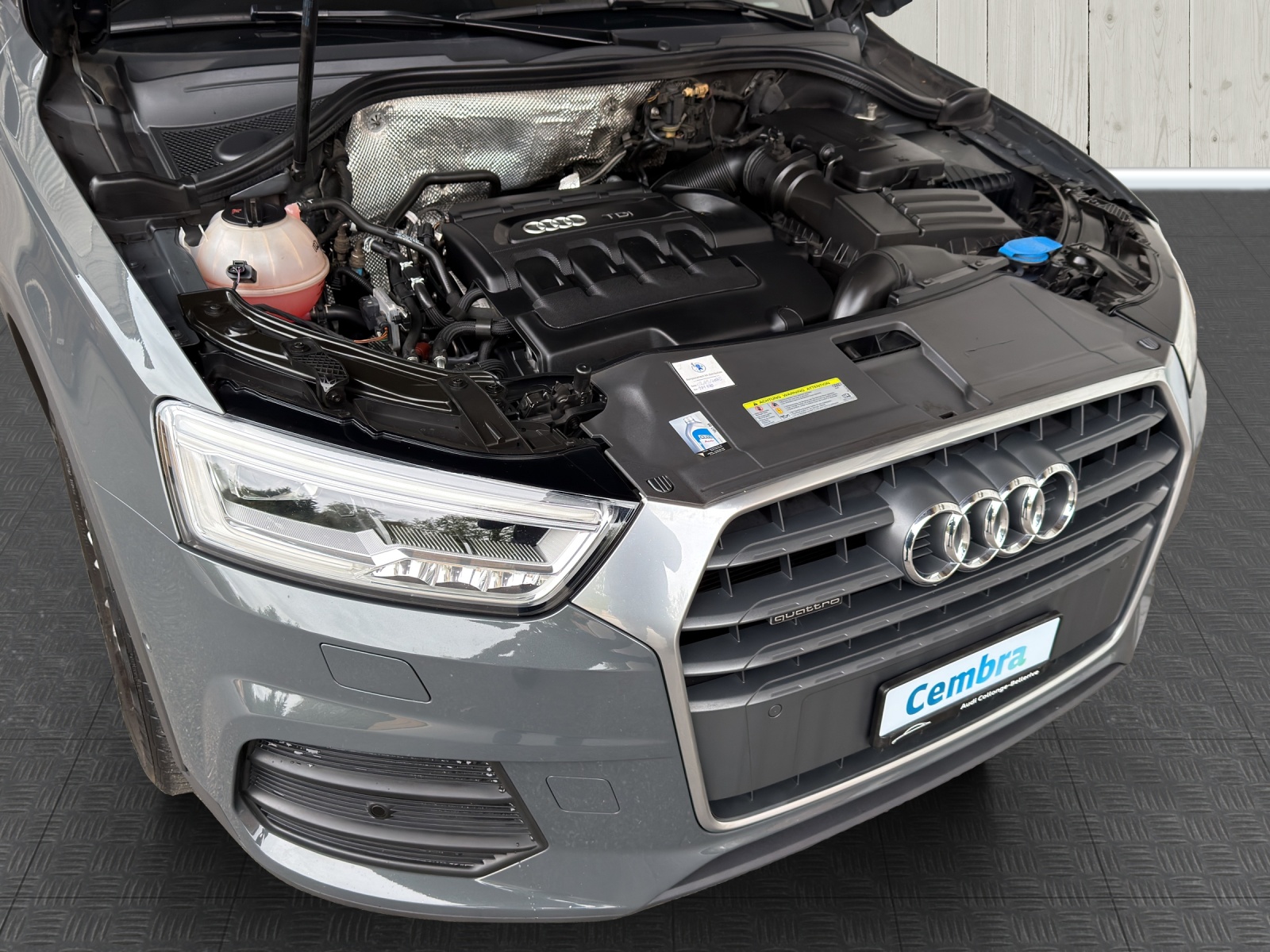 AUDI Q3 2.0 TDI quattro S-tronic-image-15