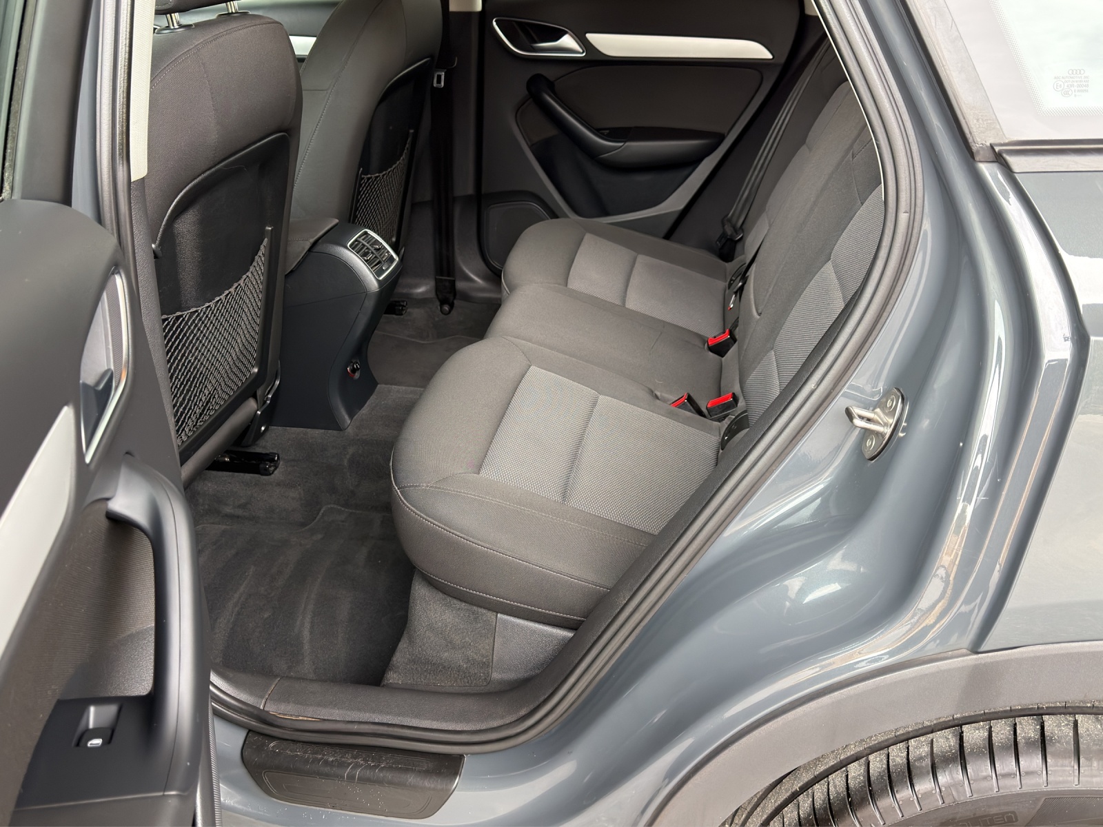 AUDI Q3 2.0 TDI quattro S-tronic-image-13