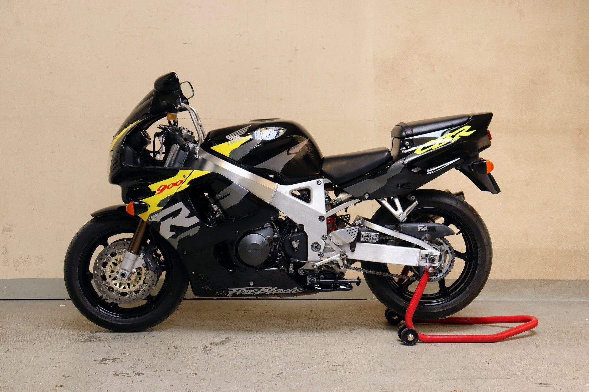 HONDA CBR 900 RR N/P Fireblade-showroom-element-3