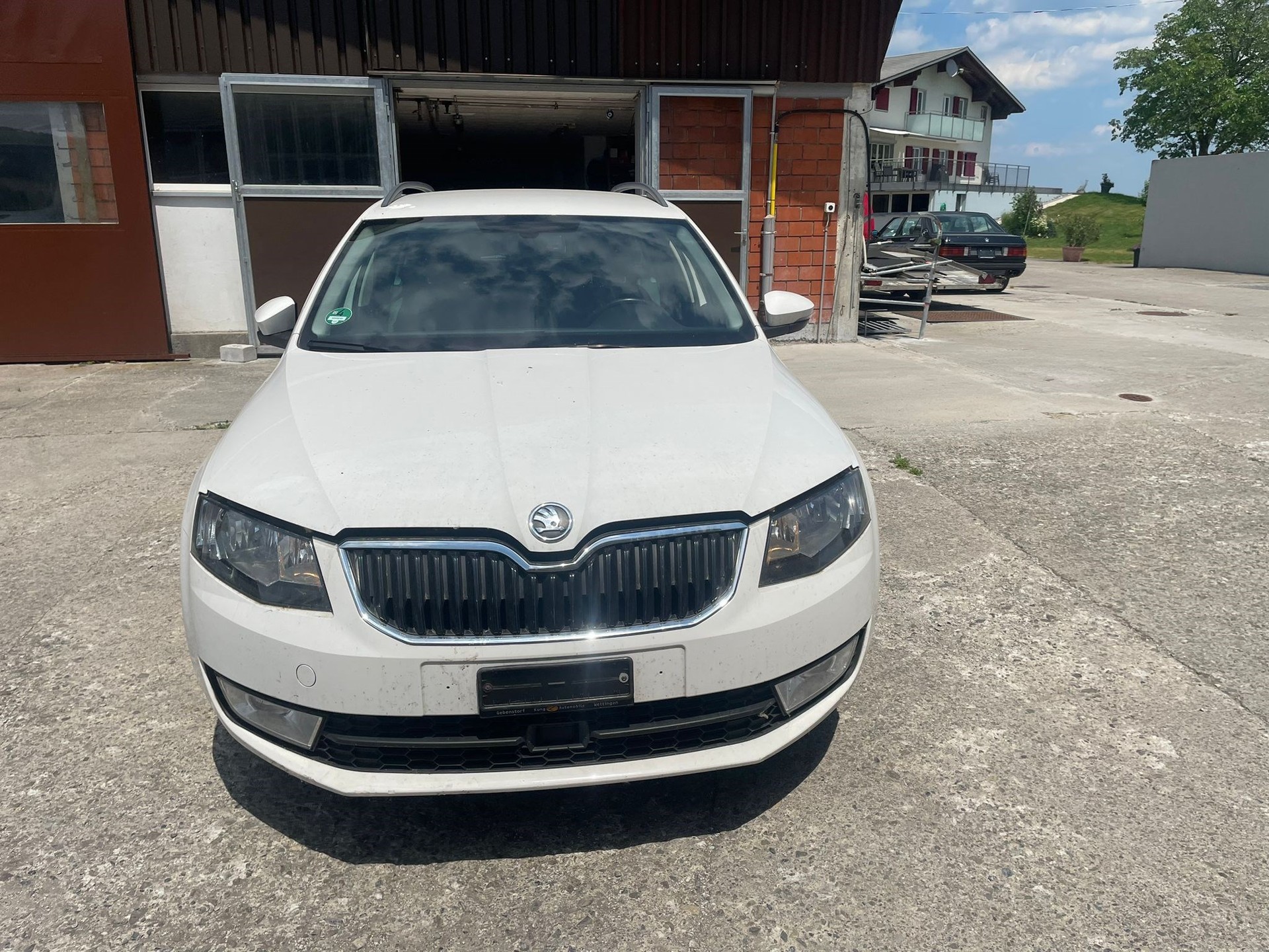 SKODA Octavia Combi 1.8 TSI Ambition-image-0