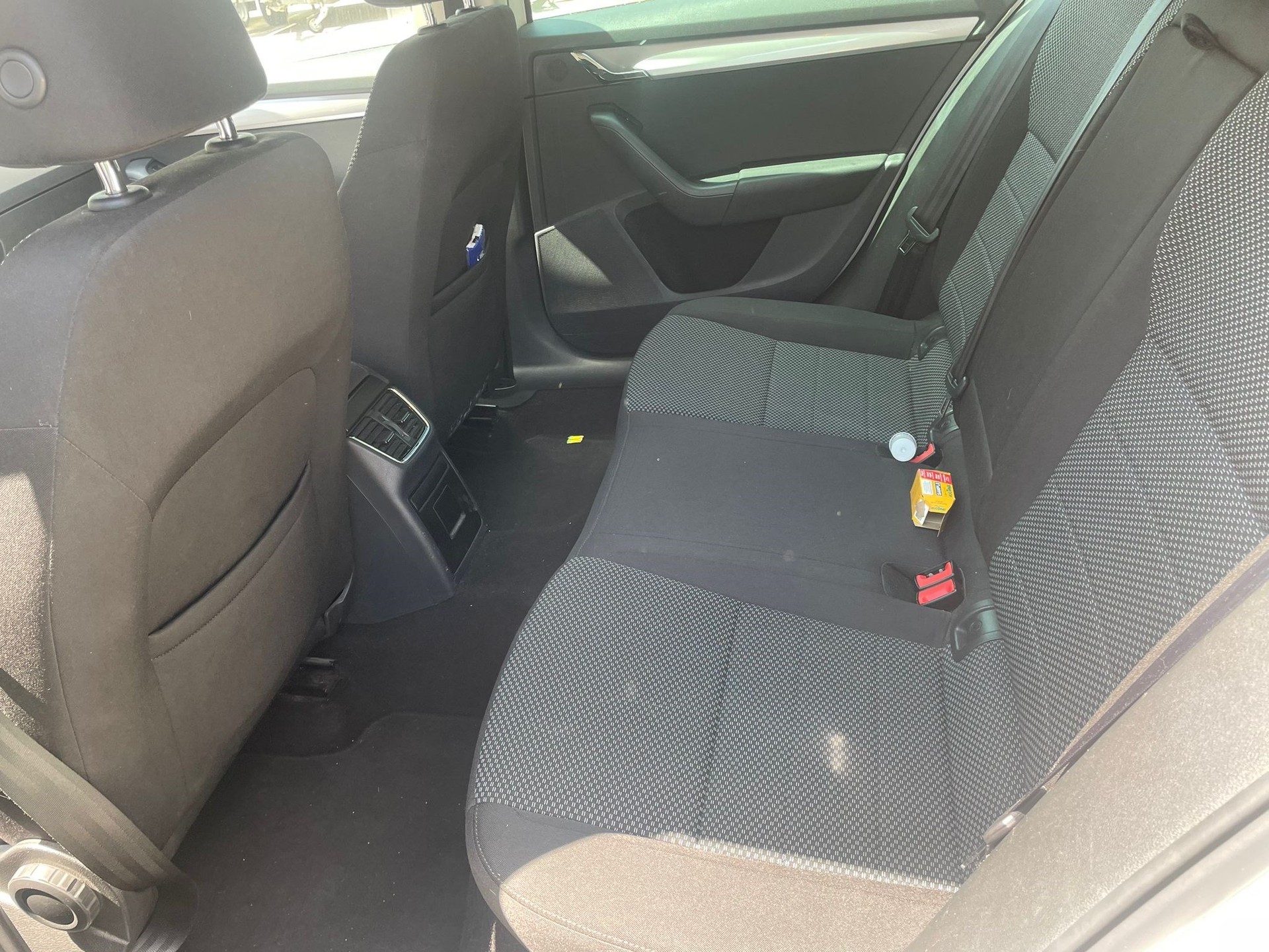 SKODA Octavia Combi 1.8 TSI Ambition-image-1