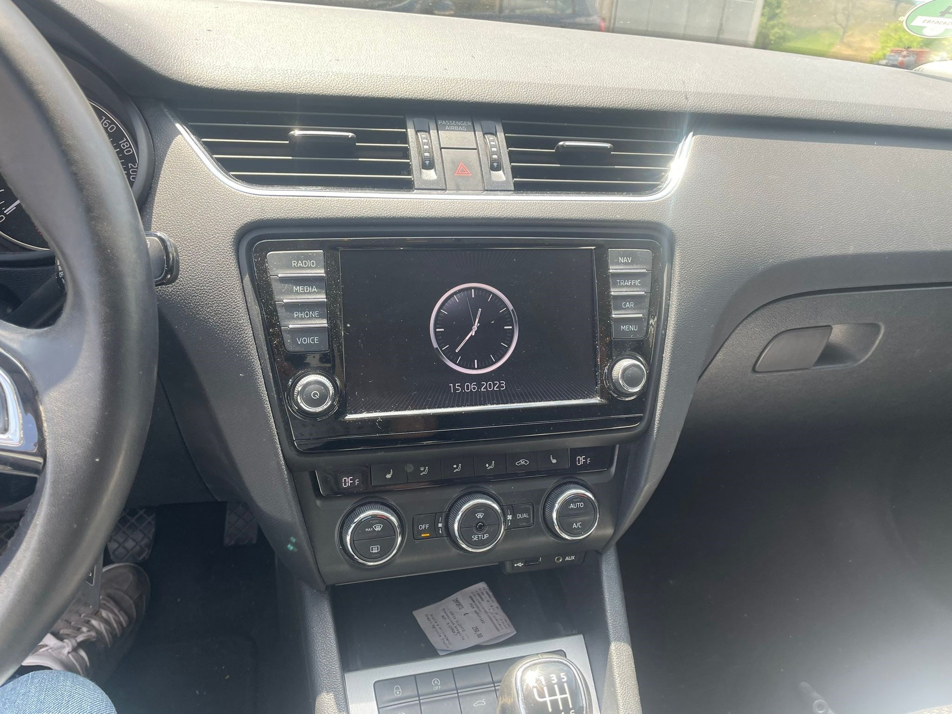 SKODA Octavia Combi 1.8 TSI Ambition-image-8