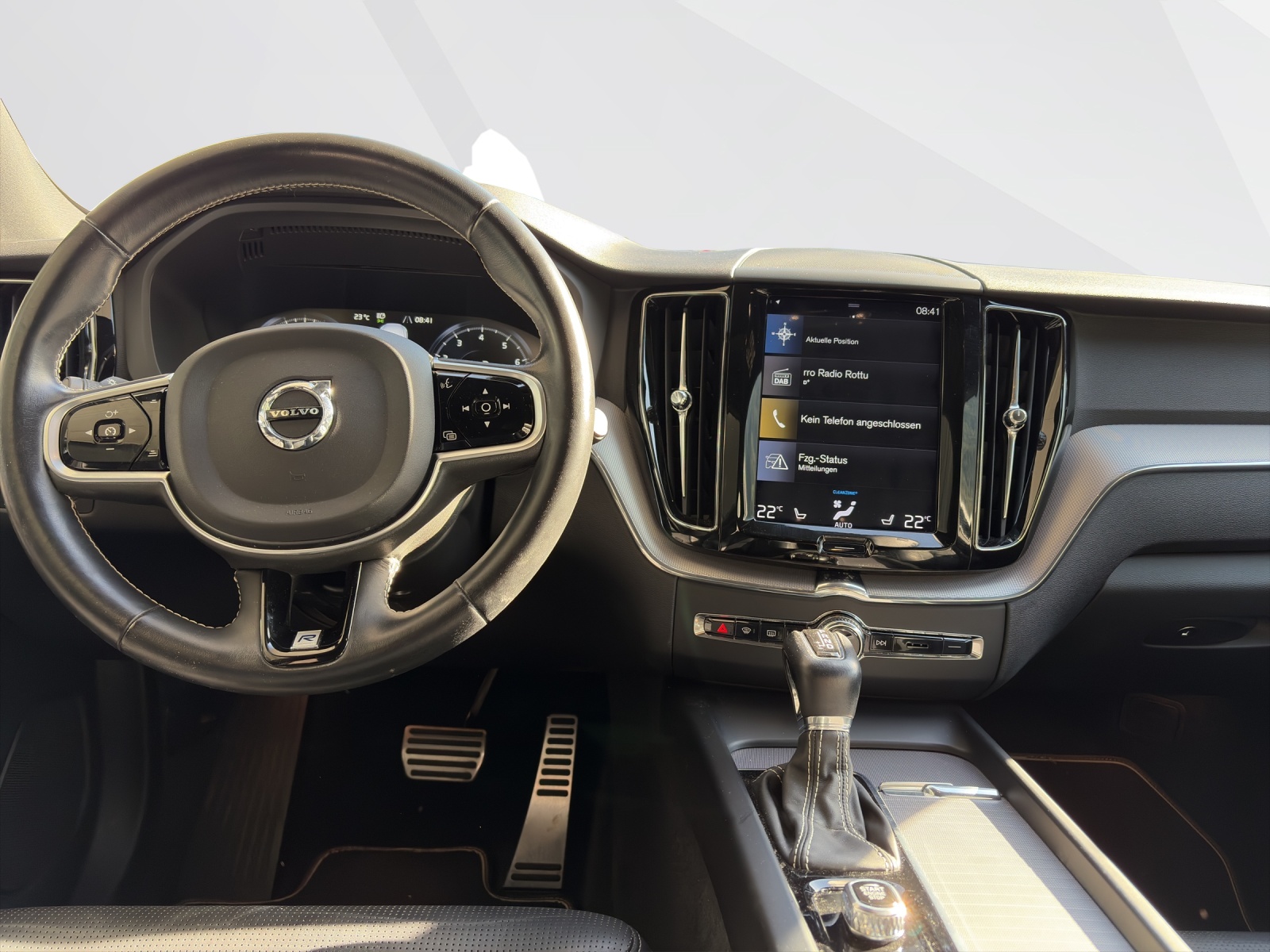 VOLVO XC60 2.0 T6 R-Design AWD-image-10