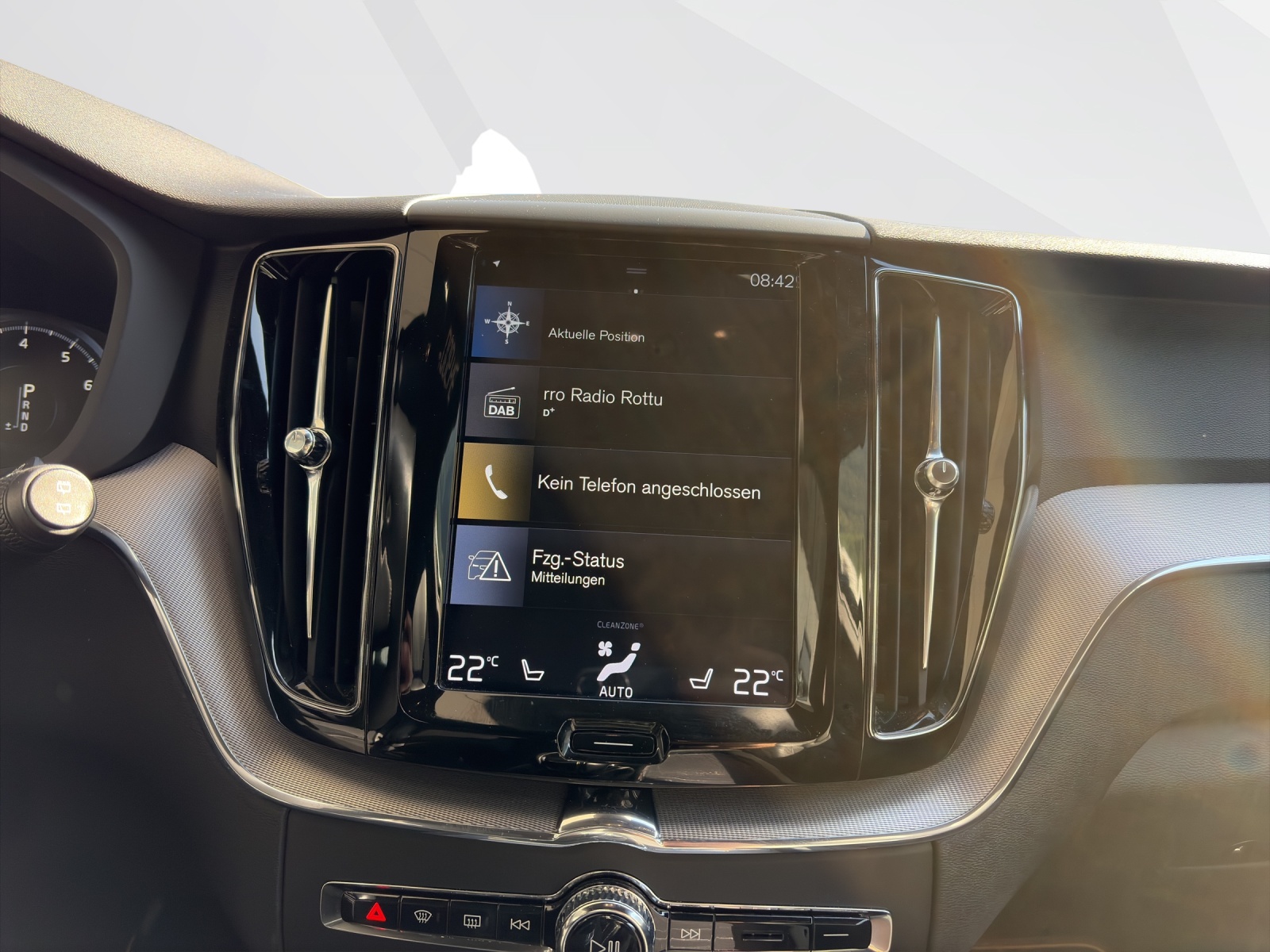 VOLVO XC60 2.0 T6 R-Design AWD-image-13
