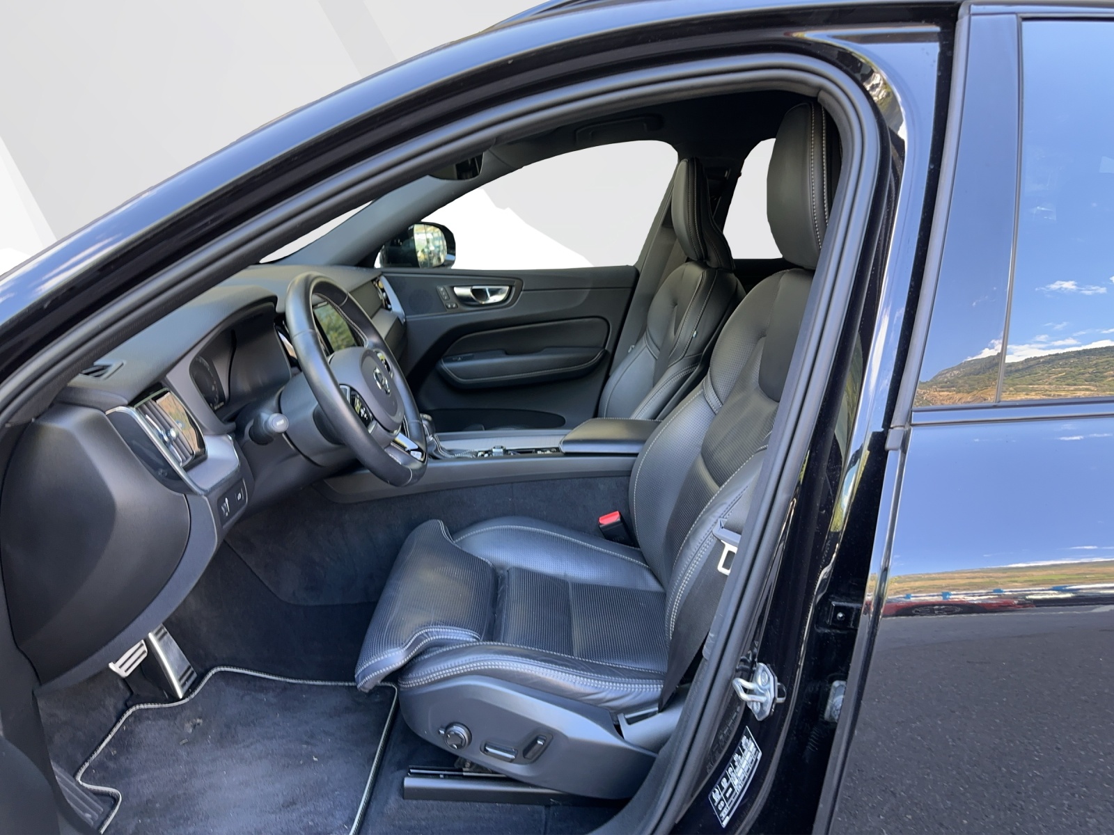 VOLVO XC60 2.0 T6 R-Design AWD-image-7