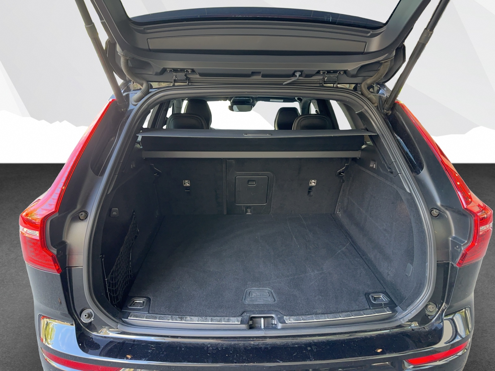VOLVO XC60 2.0 T6 R-Design AWD-image-13