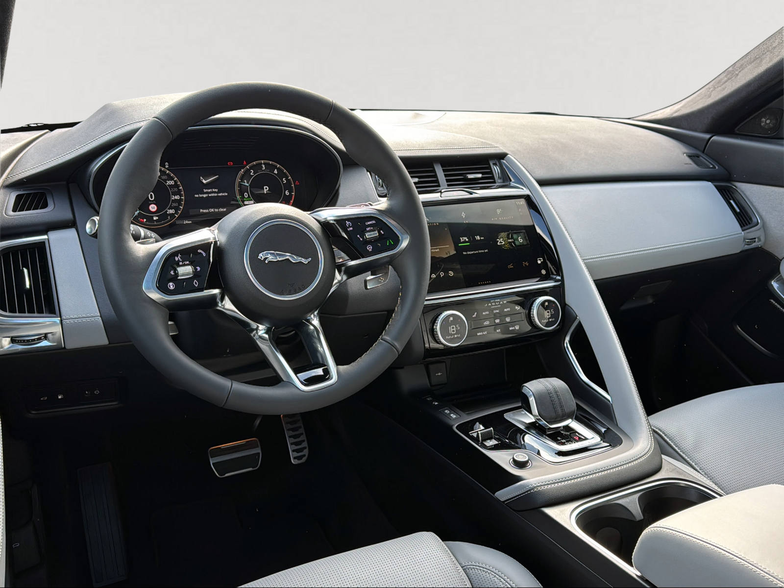 JAGUAR E-Pace 1.5 P269e R-Dynamic AWD HSE-image-6