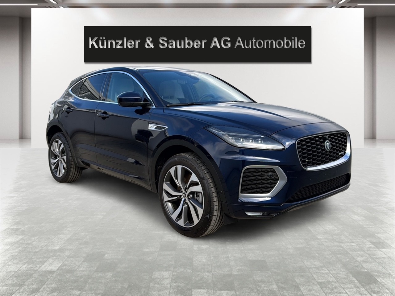 JAGUAR E-Pace 1.5 P269e R-Dynamic AWD HSE-image-0