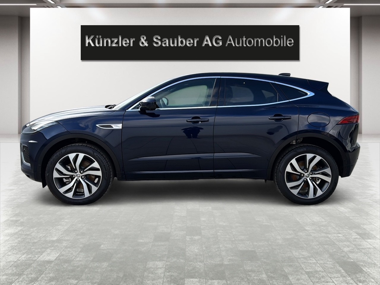 JAGUAR E-Pace 1.5 P269e R-Dynamic AWD HSE-image-2