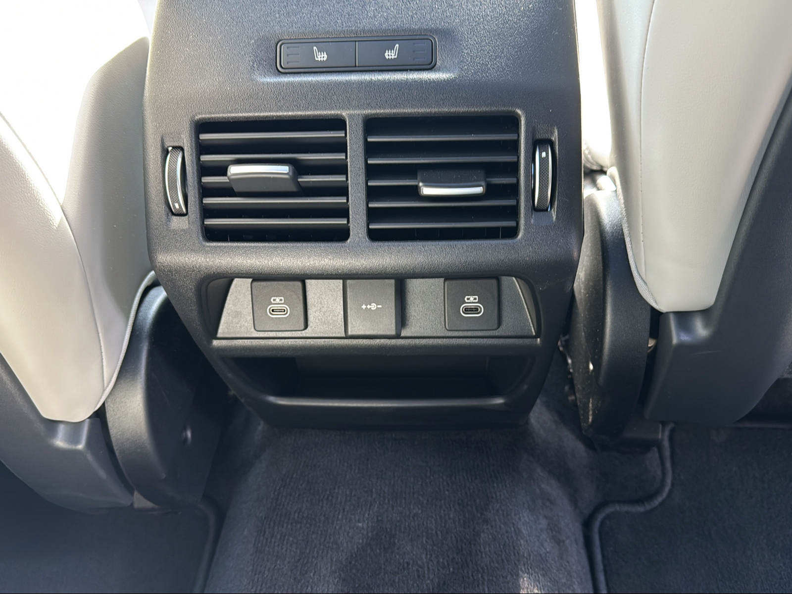 JAGUAR E-Pace 1.5 P269e R-Dynamic AWD HSE-image-18