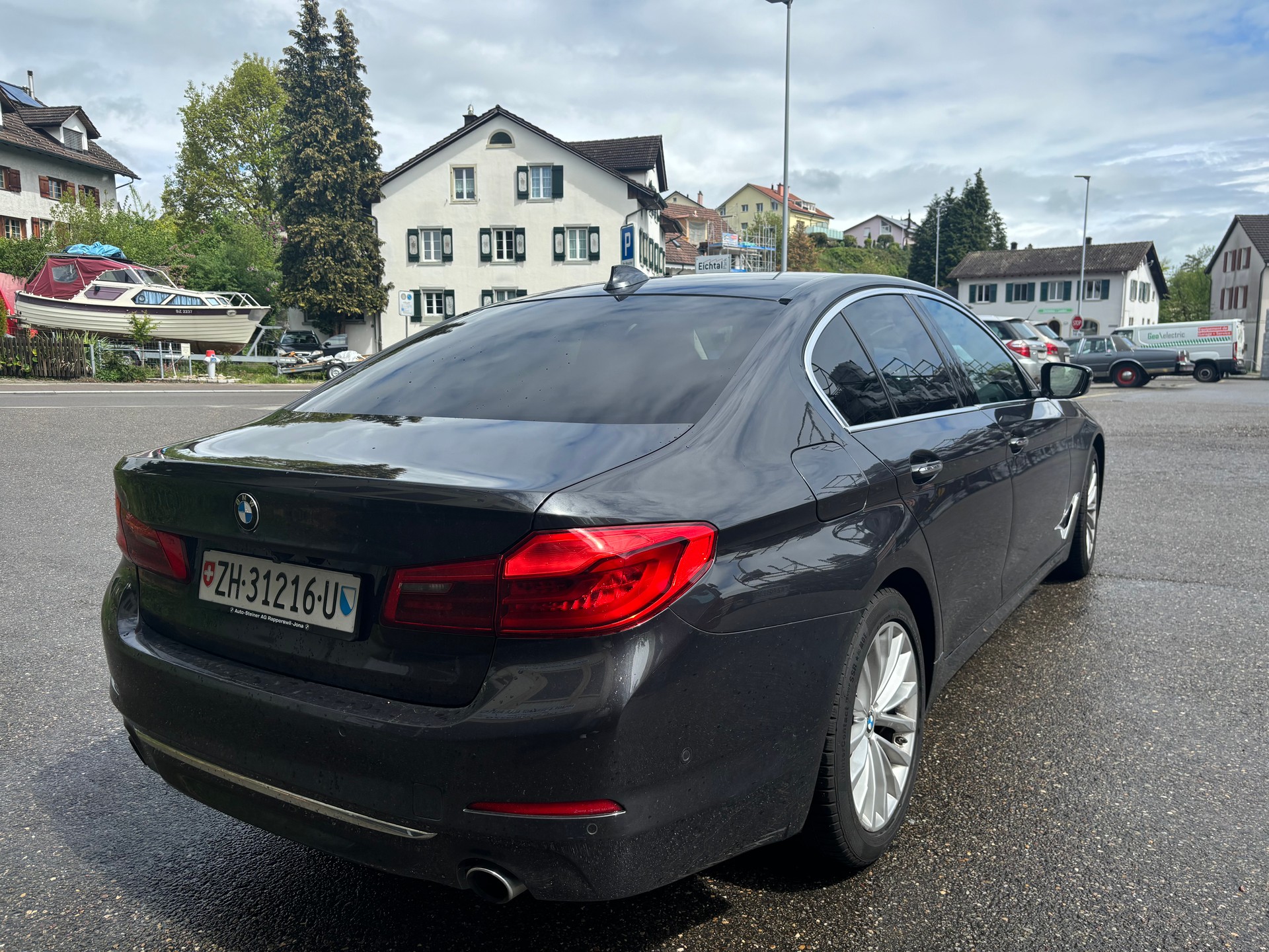 BMW 530i xDrive Luxury Line Steptronic-image-3