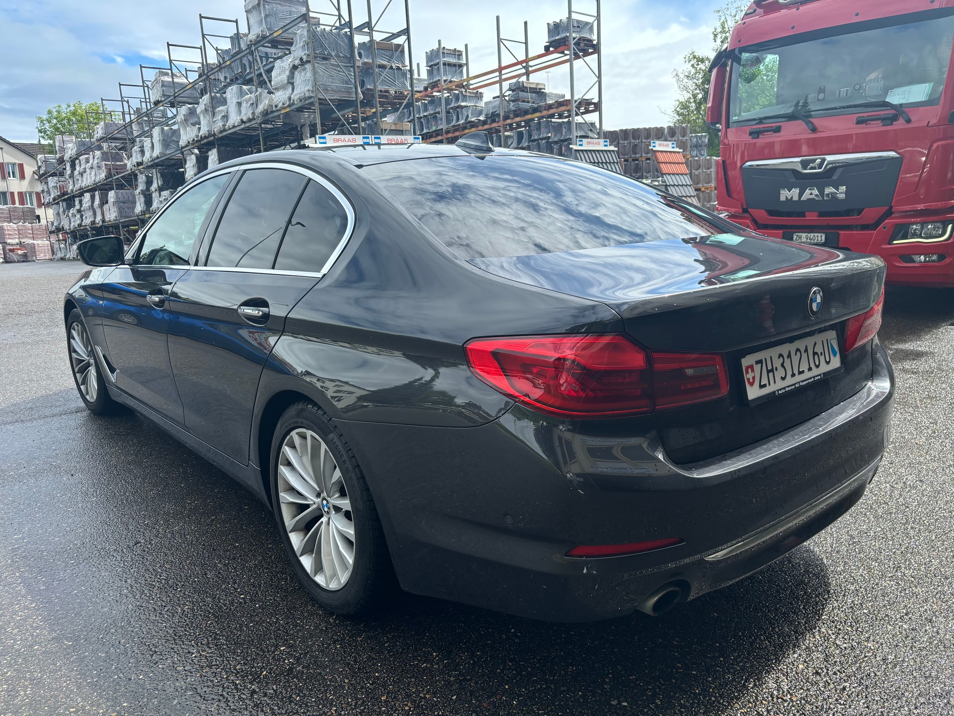 BMW 530i xDrive Luxury Line Steptronic-image-4