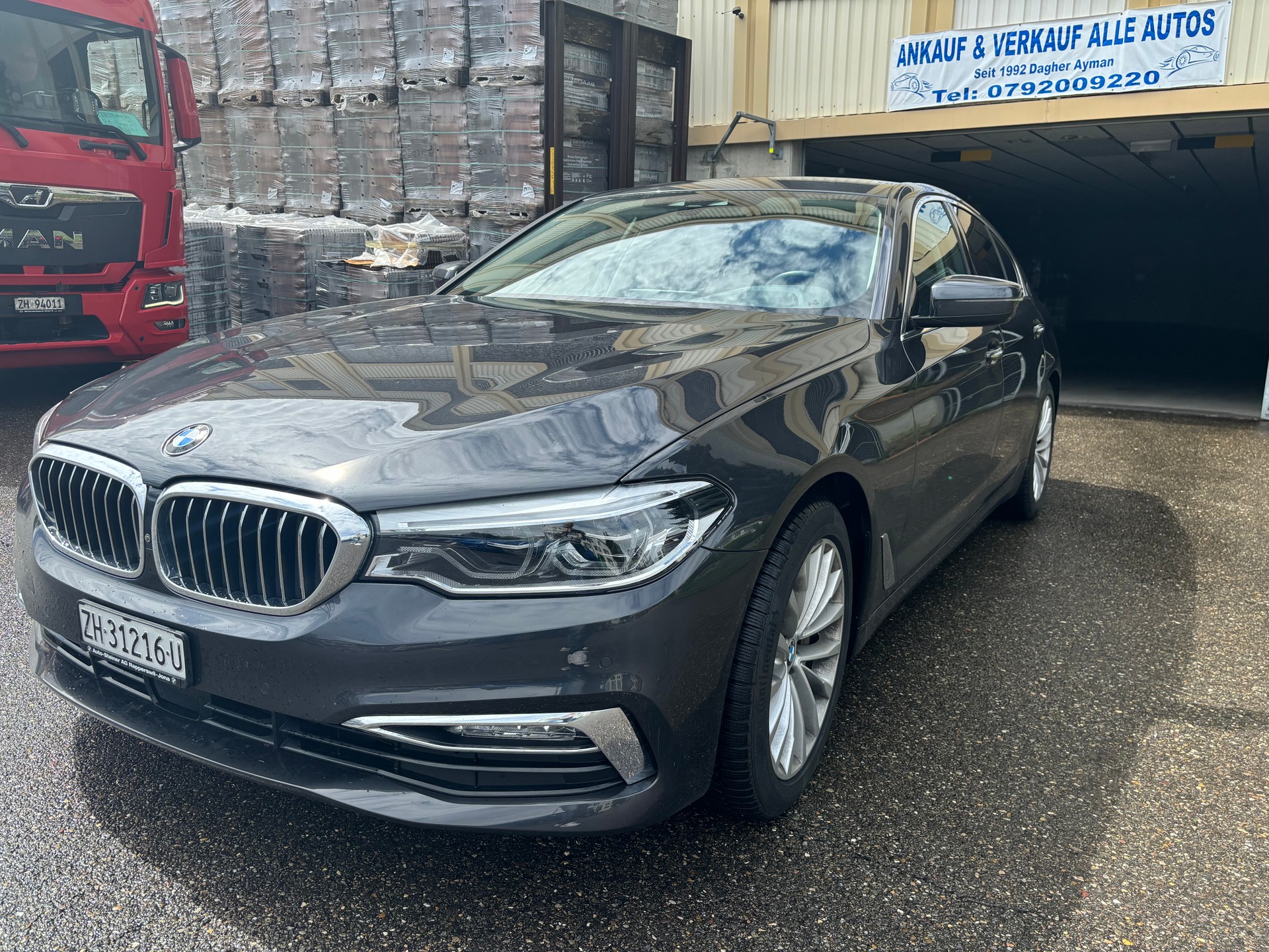 BMW 530i xDrive Luxury Line Steptronic-image-2