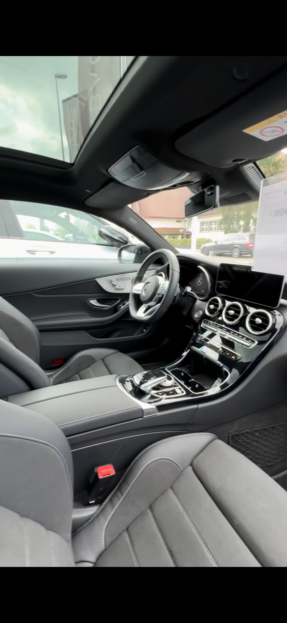 MERCEDES-BENZ C 200 Coupé AMG Line 4Matic 9G-Tronic-image-3