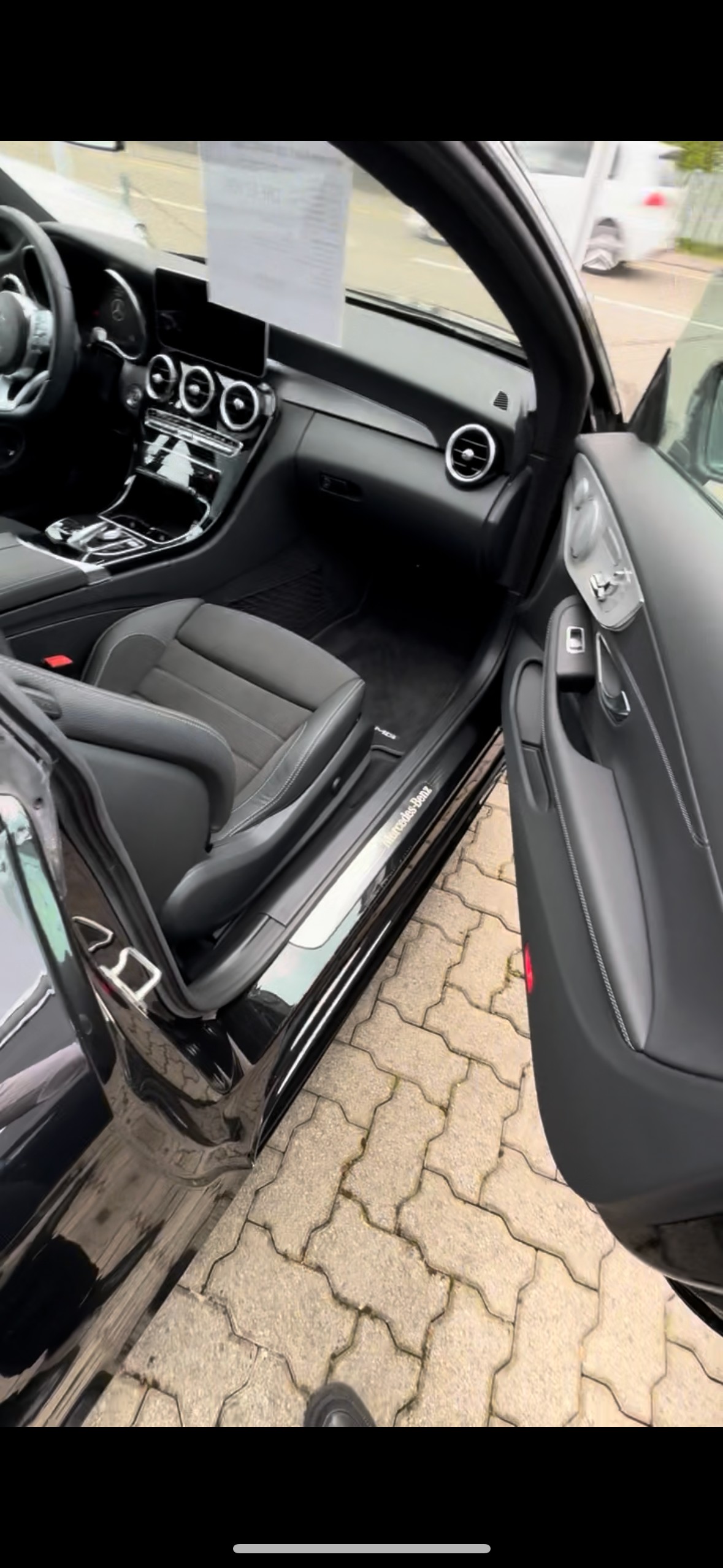 MERCEDES-BENZ C 200 Coupé AMG Line 4Matic 9G-Tronic-image-5